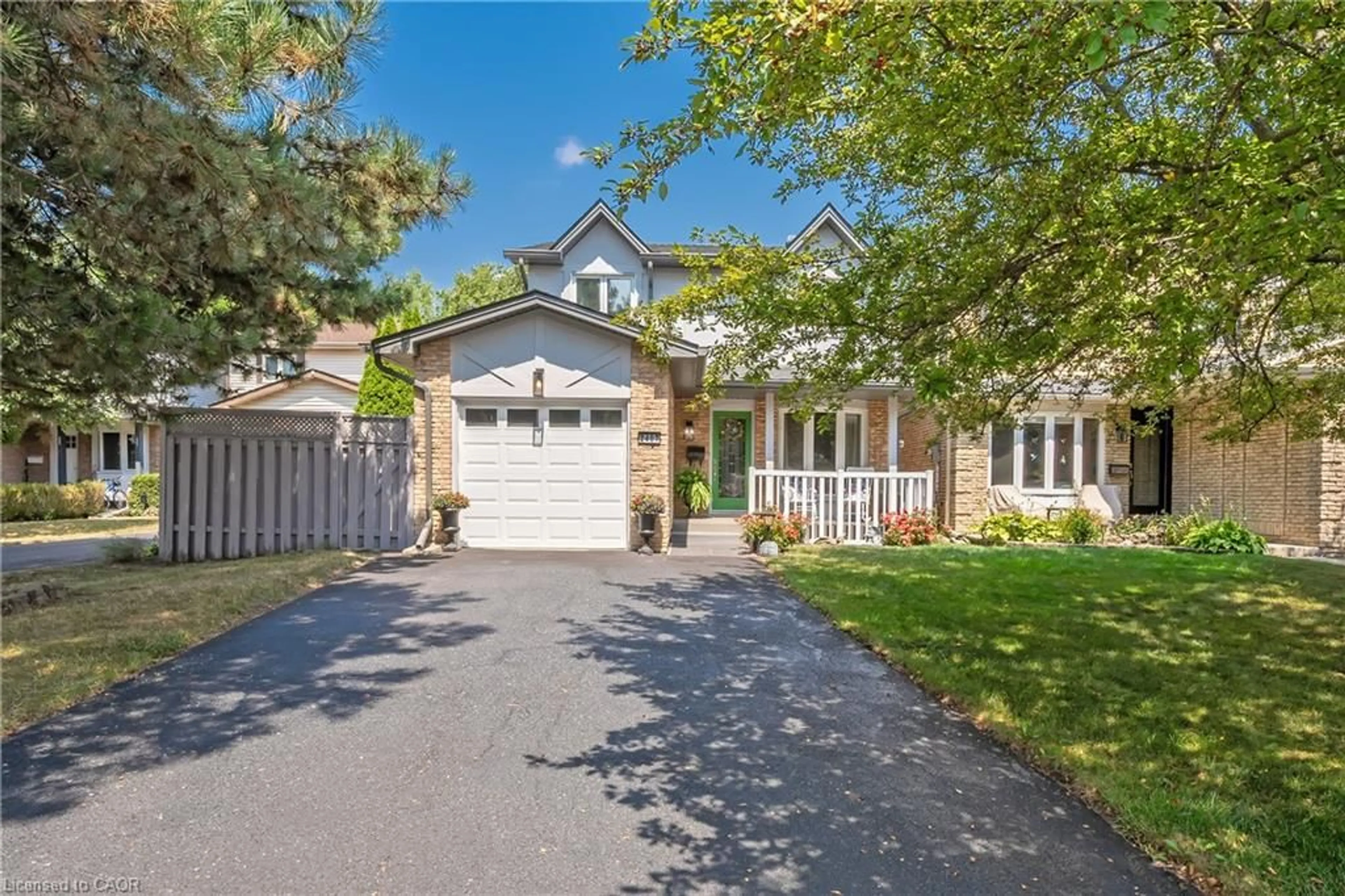 Home with brick exterior material, street for 2407 Hemlock Crt, Burlington Ontario L7M 1X7