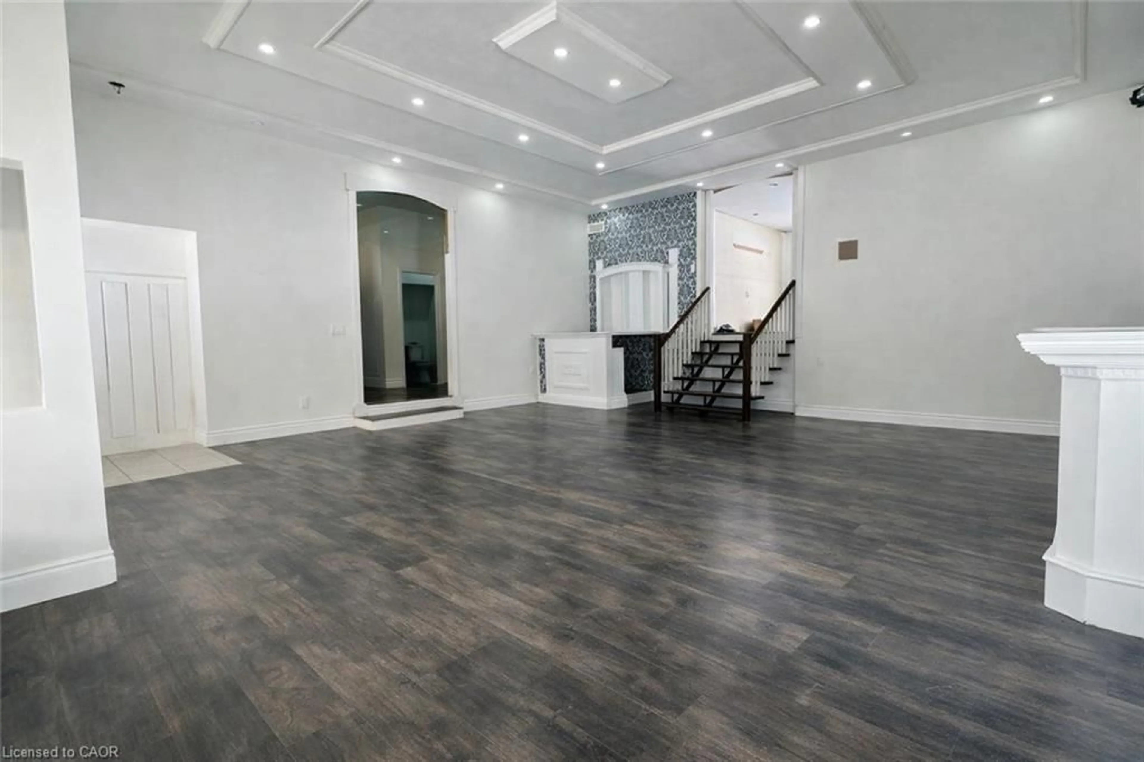 Indoor foyer for 1133 Plowmans Line, Norfolk County Ontario N0J 1E0