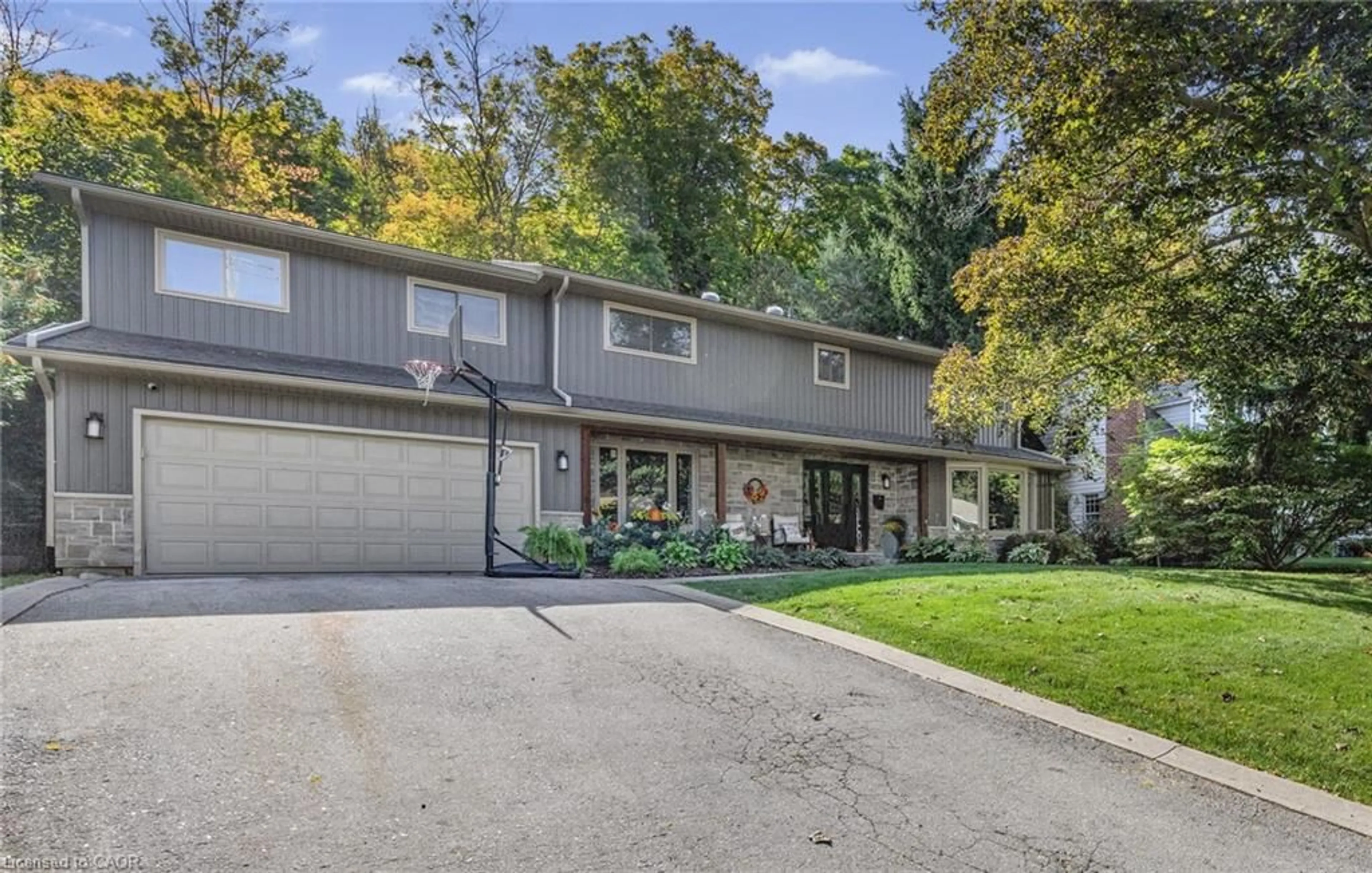 Unknown for 94 Dorchester Dr, Grimsby Ontario L3M 1A8