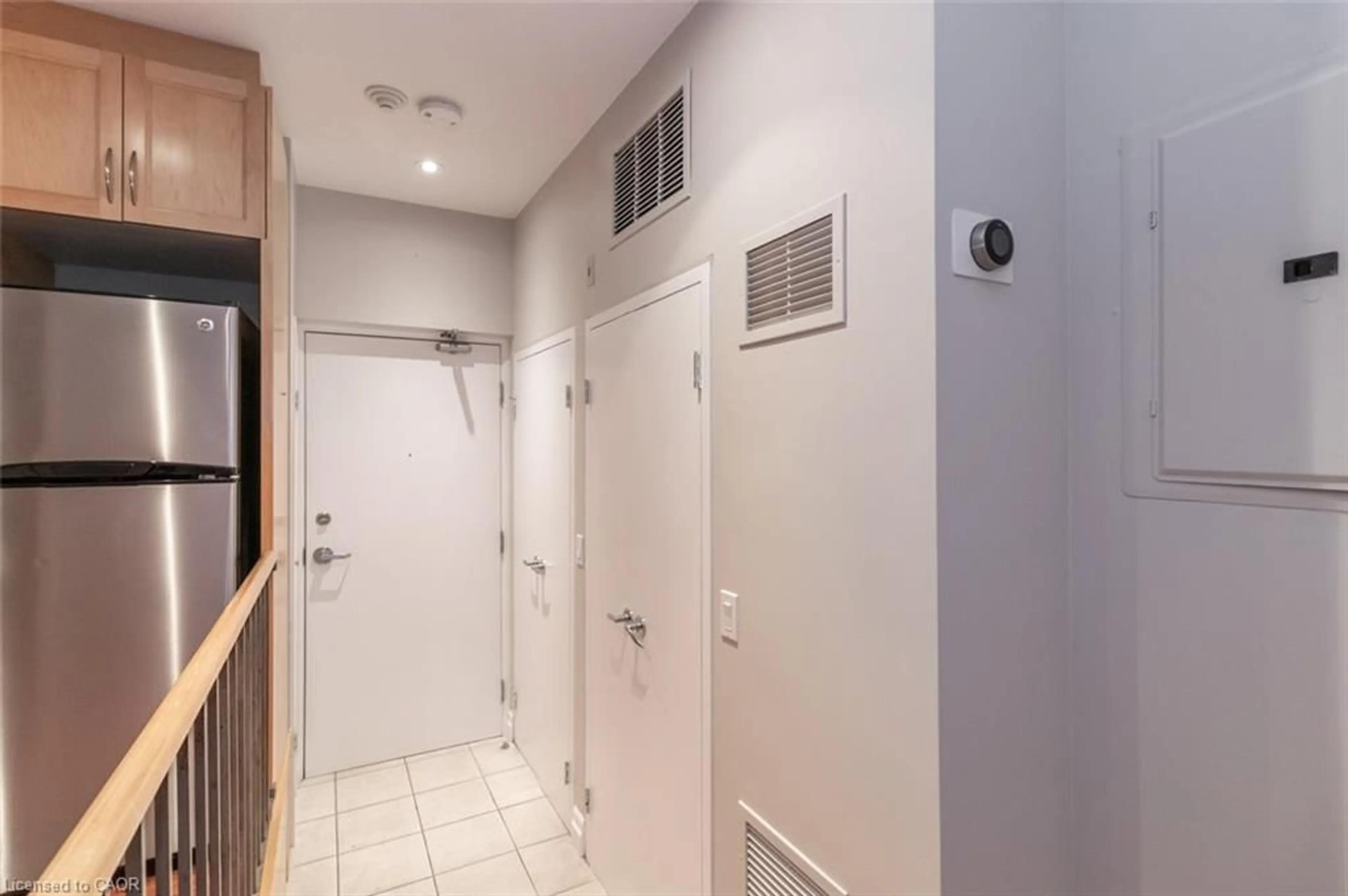 Indoor entryway for 35 Alexandra Ave #103, Waterloo Ontario N2L 1L4