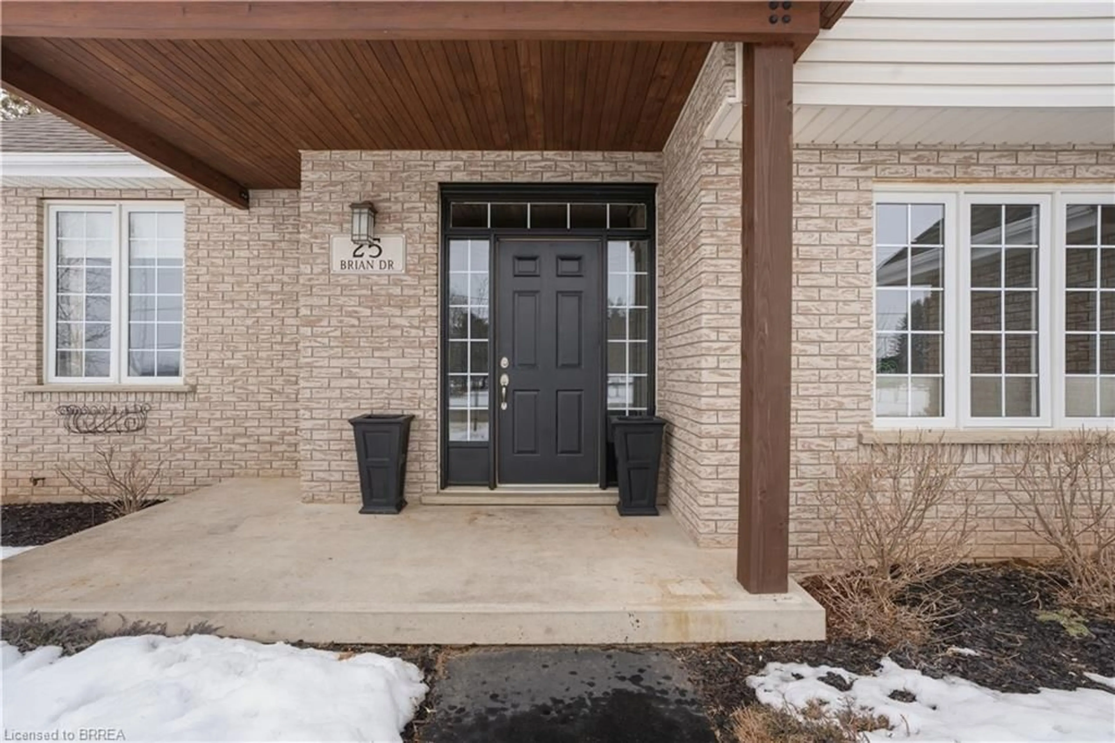 Indoor entryway for 25 Brian Dr, Burford Ontario N0E 1A0
