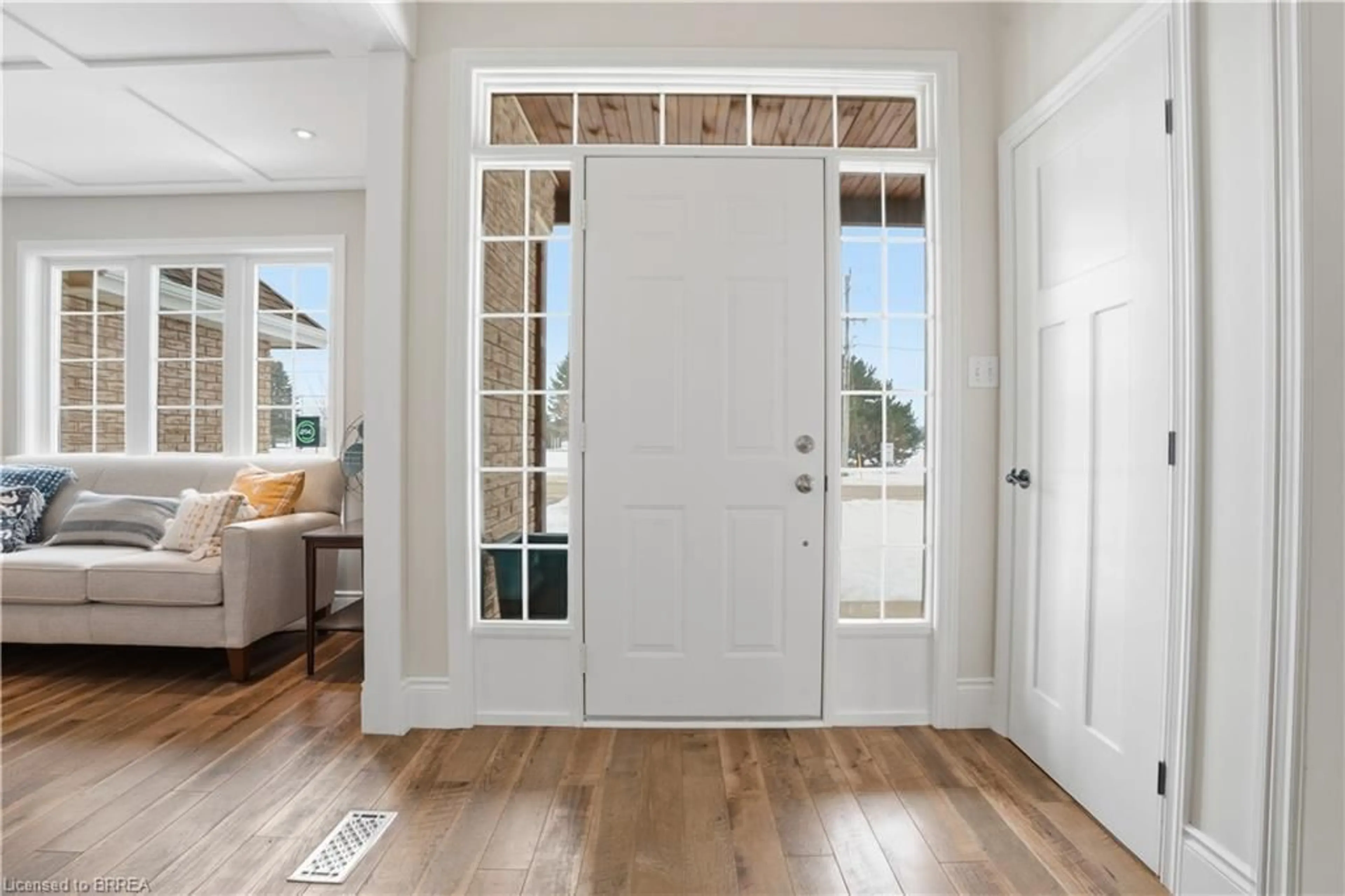 Indoor entryway for 25 Brian Dr, Burford Ontario N0E 1A0