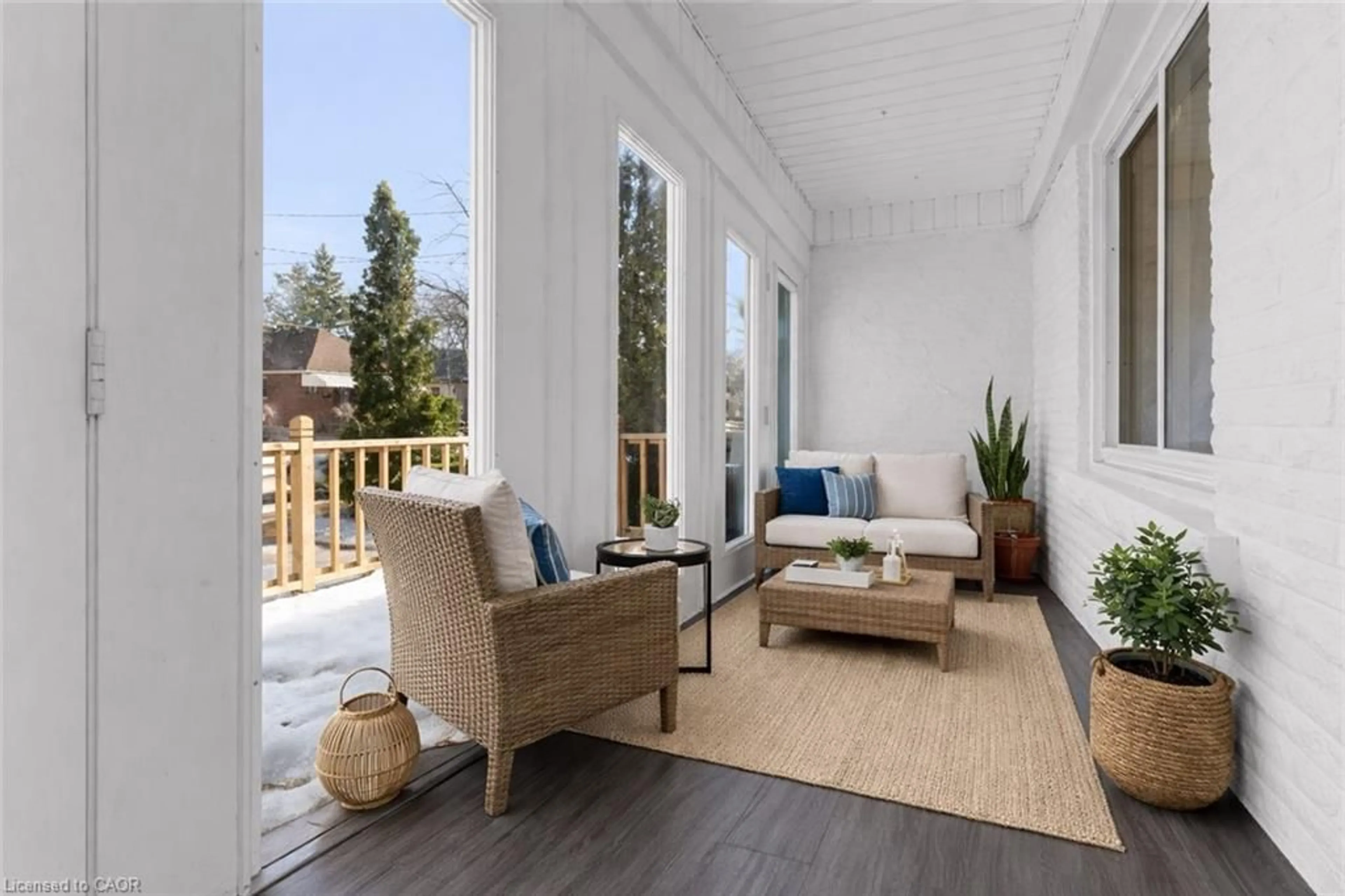 Patio, street for 40 West 3rd St, Hamilton Ontario L9C 3J9