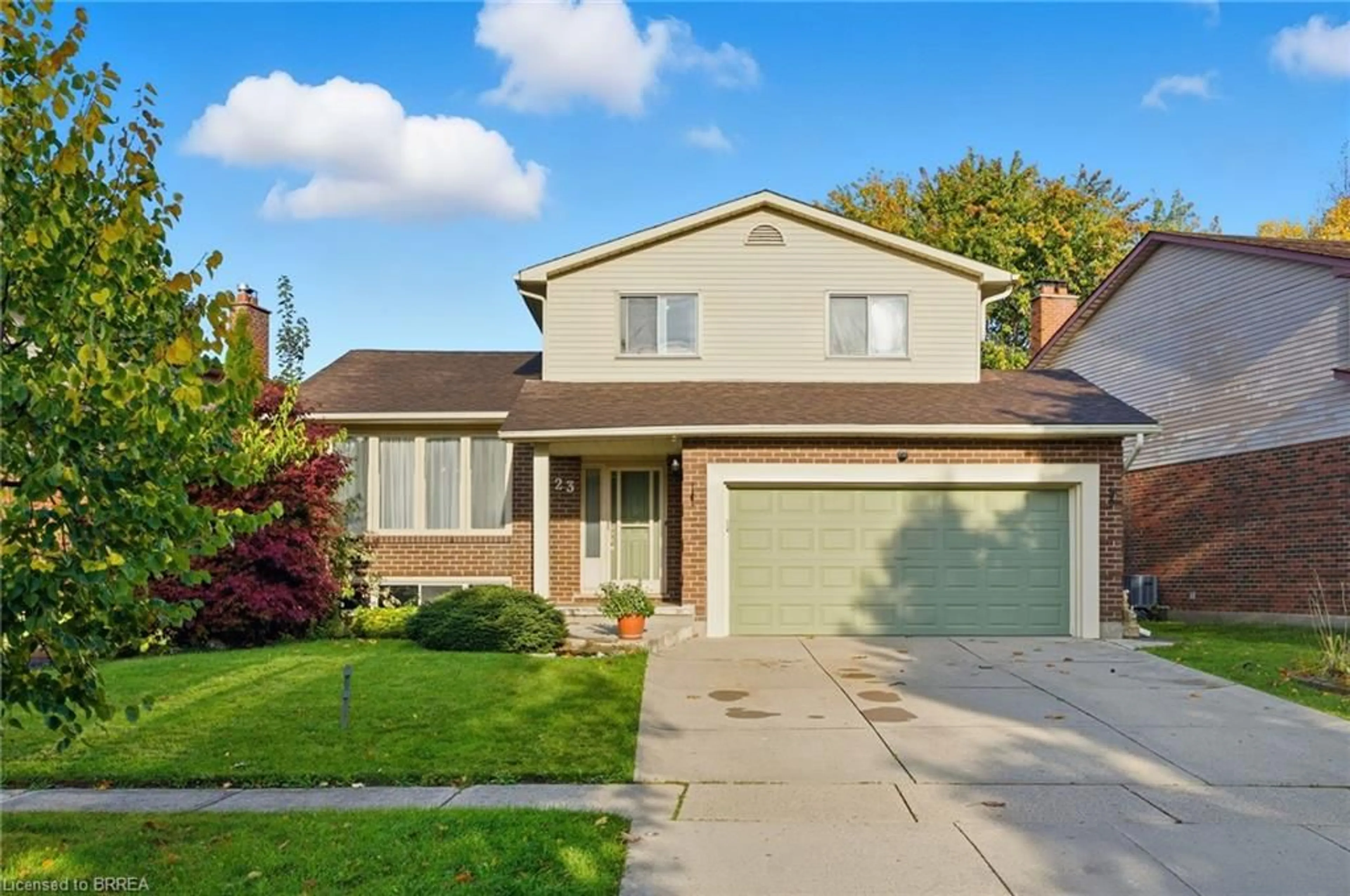 Home with vinyl exterior material, street for 23 Vance Cres, Waterdown Ontario L8B 0B7