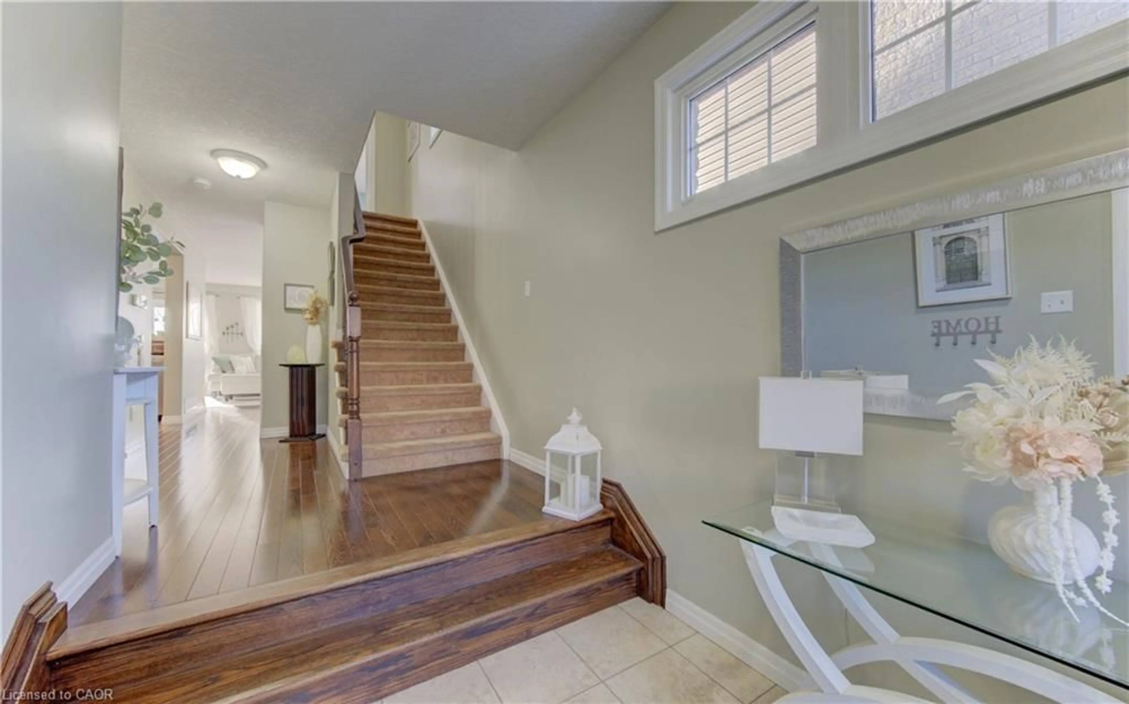 Indoor entryway for 105 Pinnacle Dr #10, Kitchener Ontario N2P 1B8