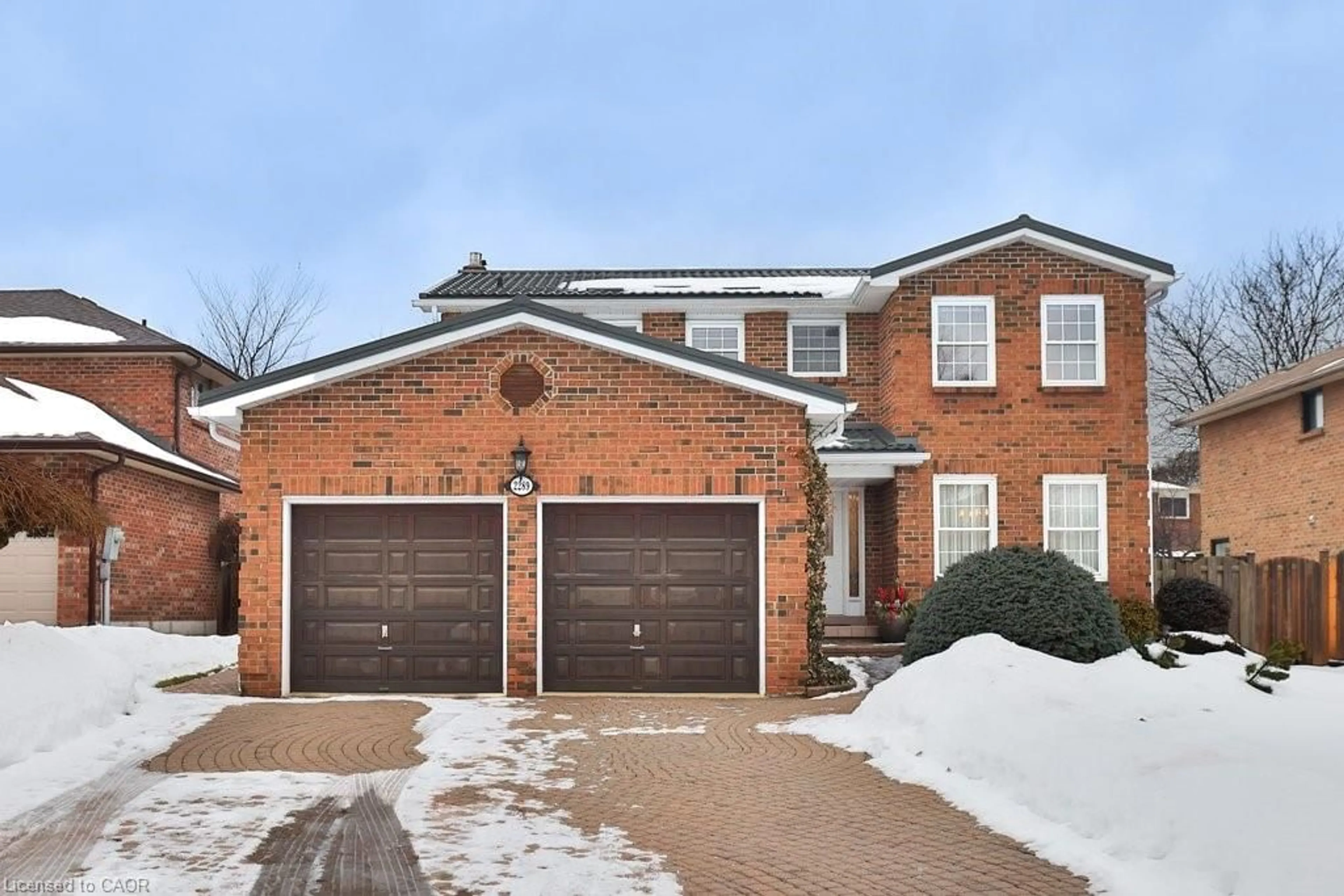 Home with brick exterior material, street for 2289 Beejay Crt, Mississauga Ontario L5M 2N6