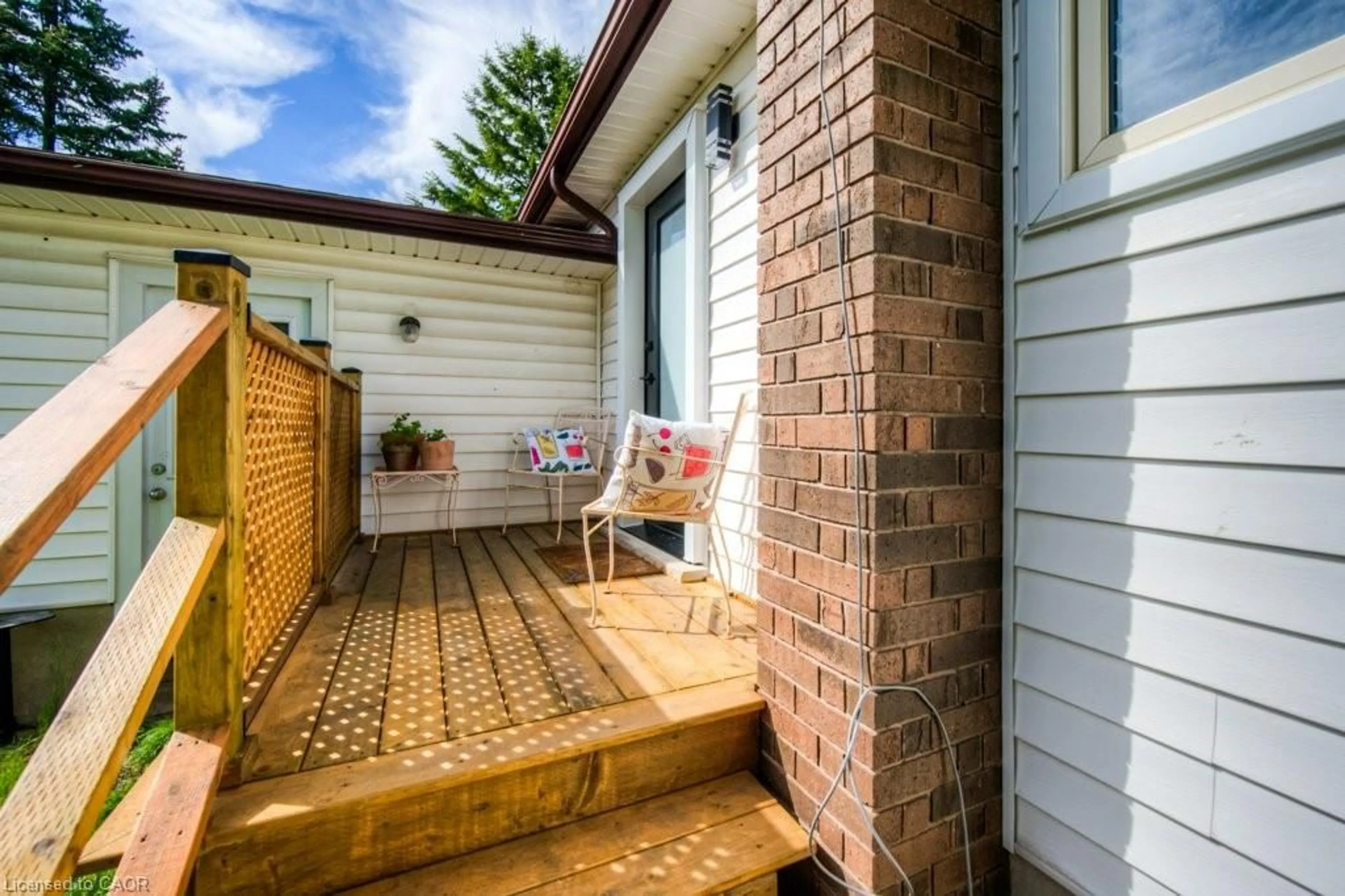 Patio, street for 23 Carberry Rd, Erin Ontario N0B 1T0