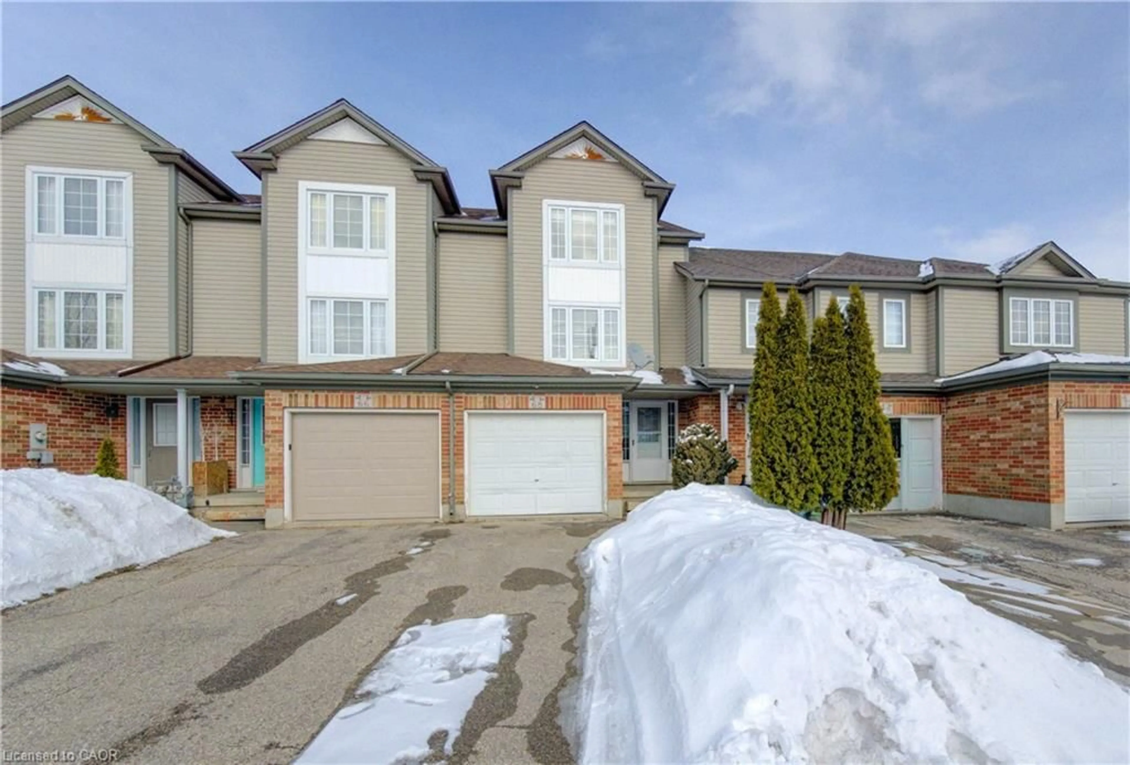 A pic from outside/outdoor area/front of a property/back of a property/a pic from drone, street for 68 Max Becker Dr, Kitchener Ontario N2E 3V8