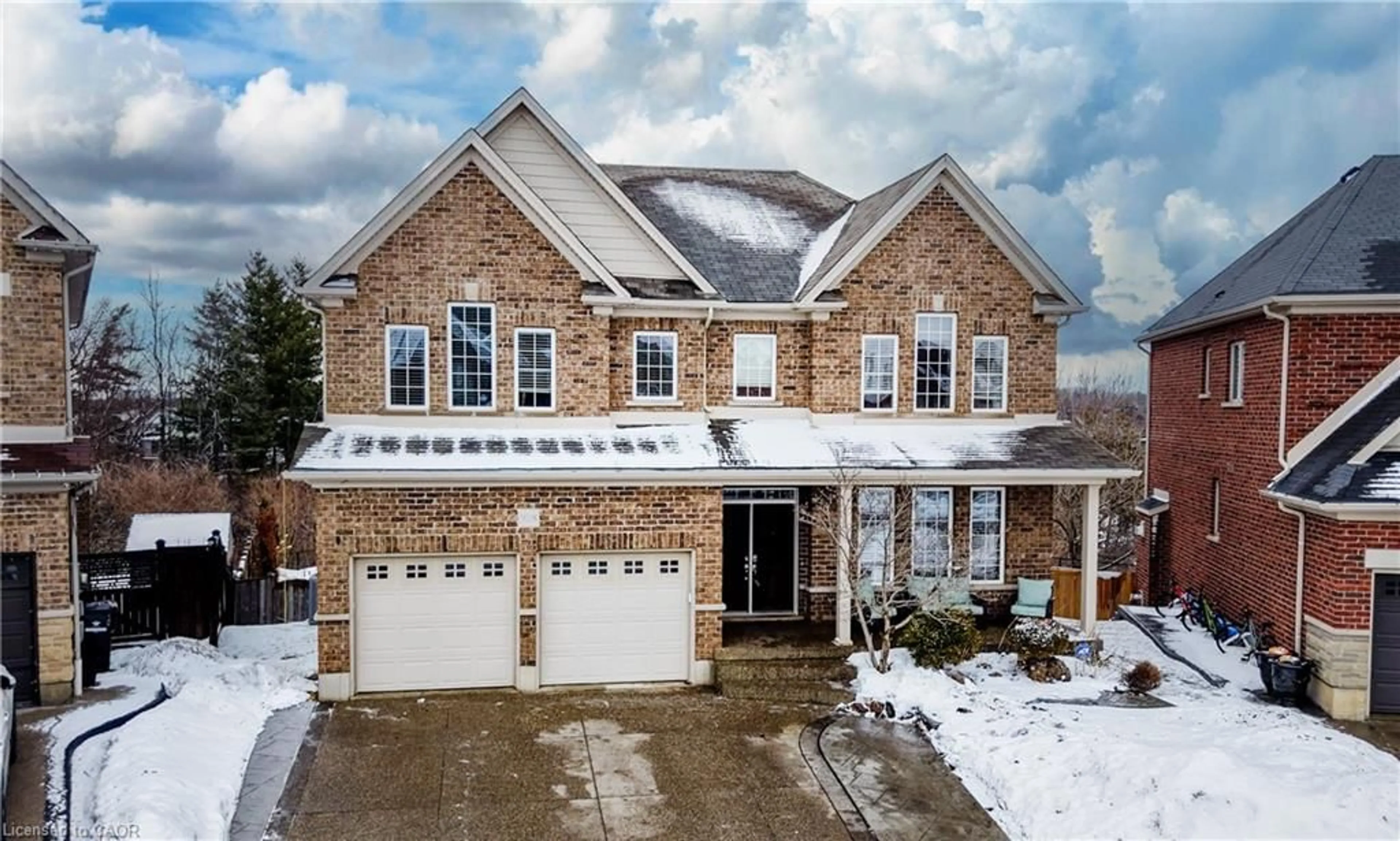 Home with brick exterior material, street for 928 Evens Pond Crt, Kitchener Ontario N2R 0B8