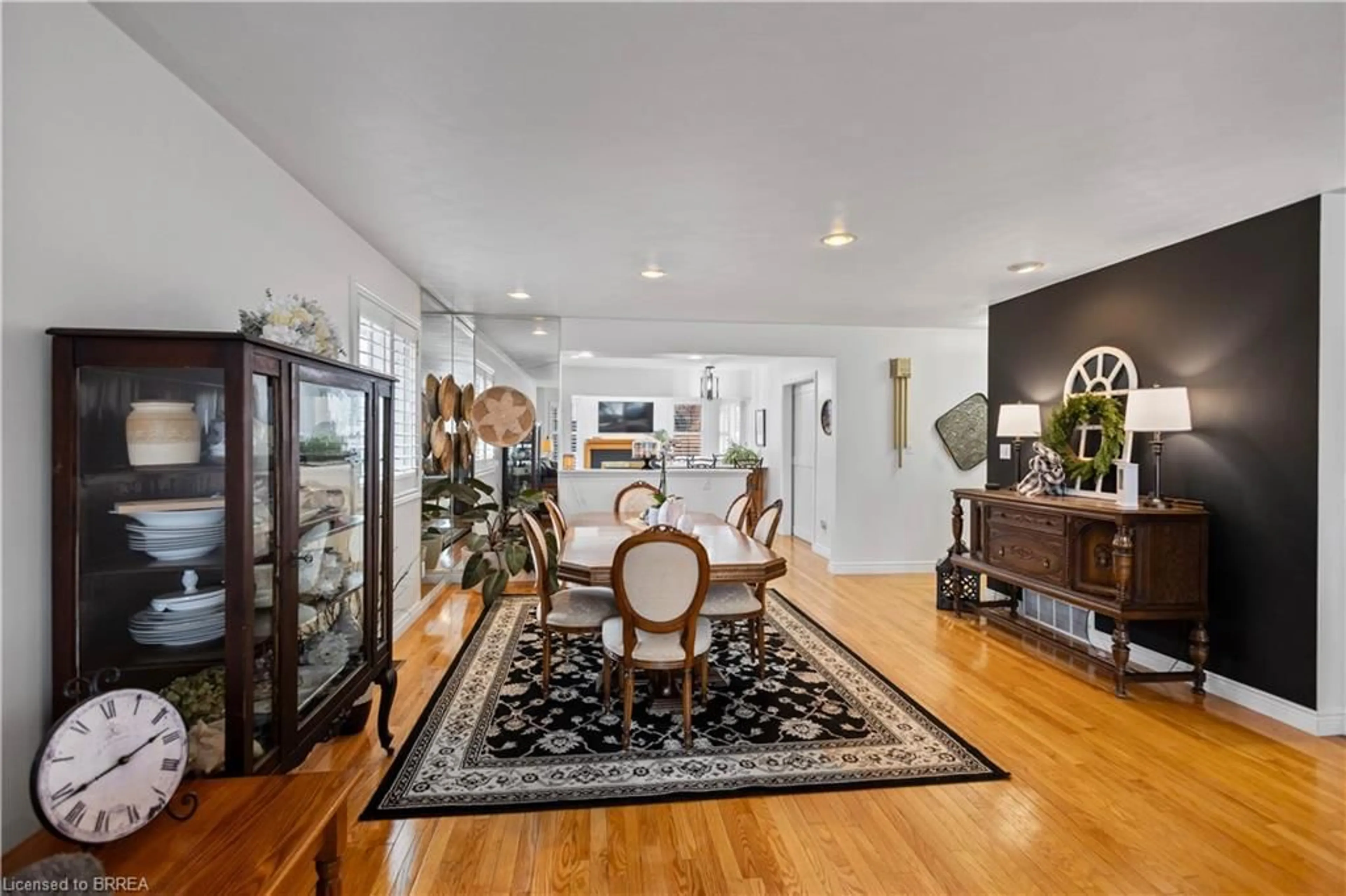 Indoor foyer for 12 Falls Cres, Simcoe Ontario N3Y 5K5