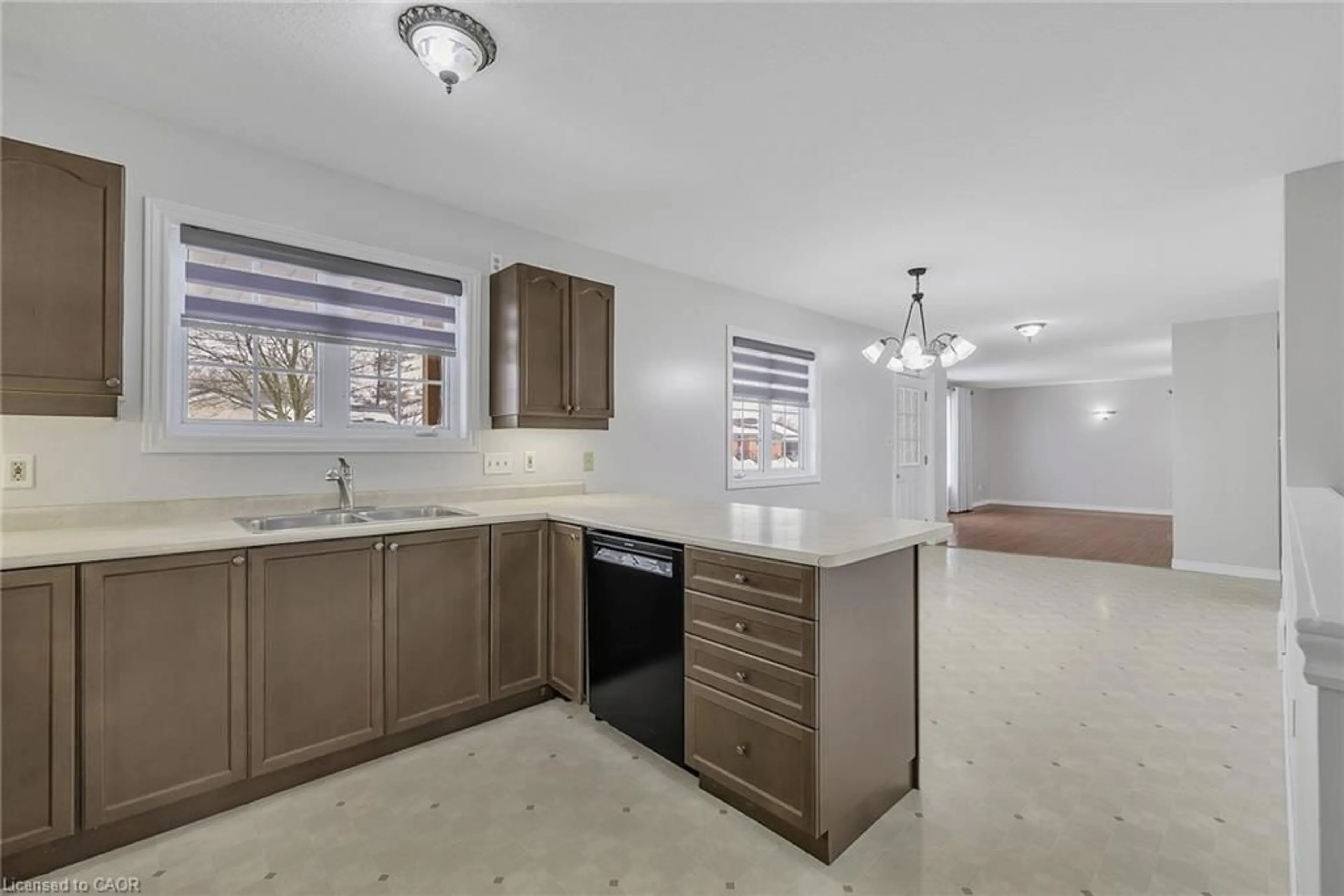 Open concept kitchen, ceramic/tile floor for 725 Binning St, Listowel Ontario N4W 1H3