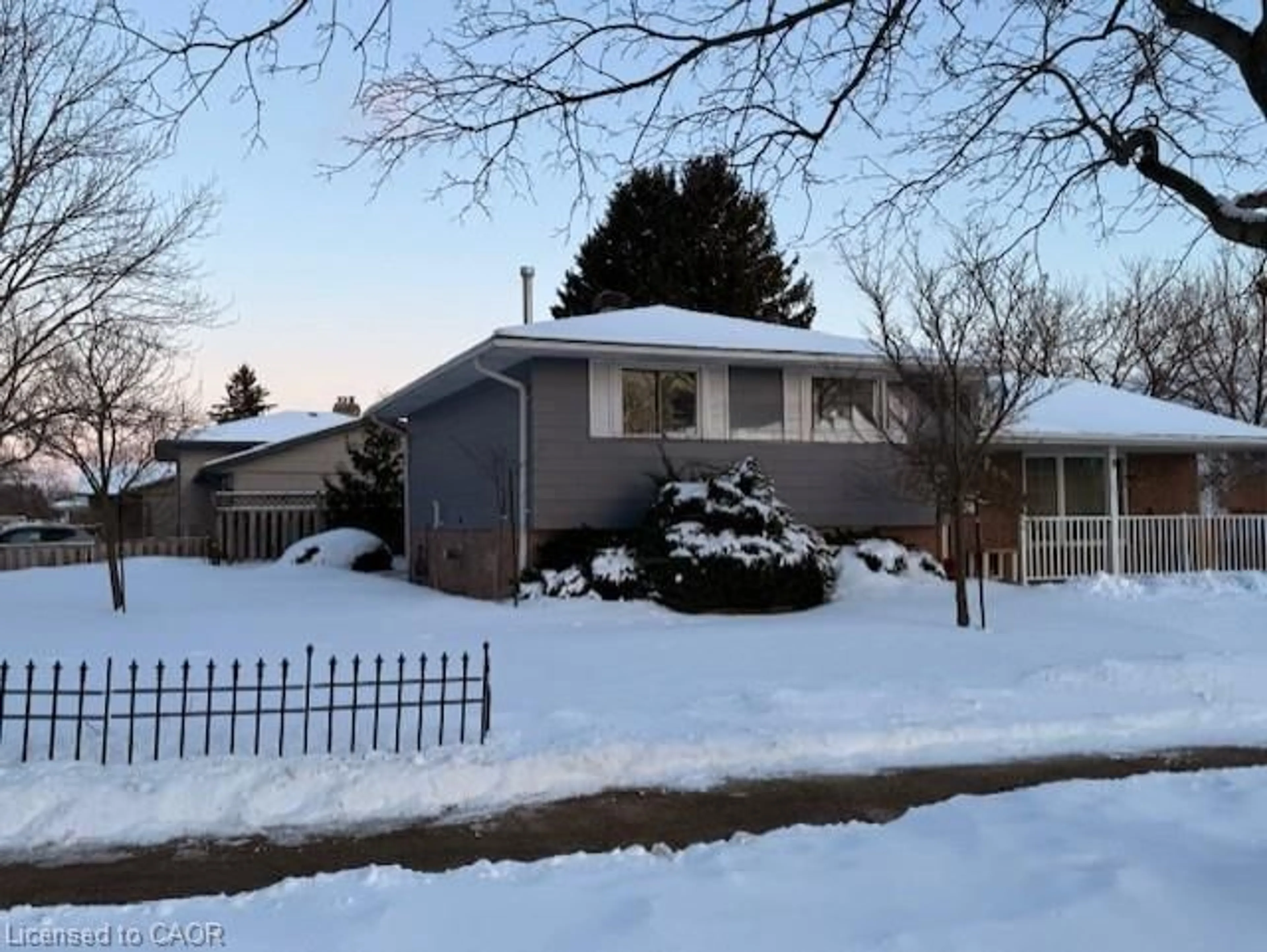 Home with vinyl exterior material, street for 55 Gracefield Cres, Kitchener Ontario N2E 1R8