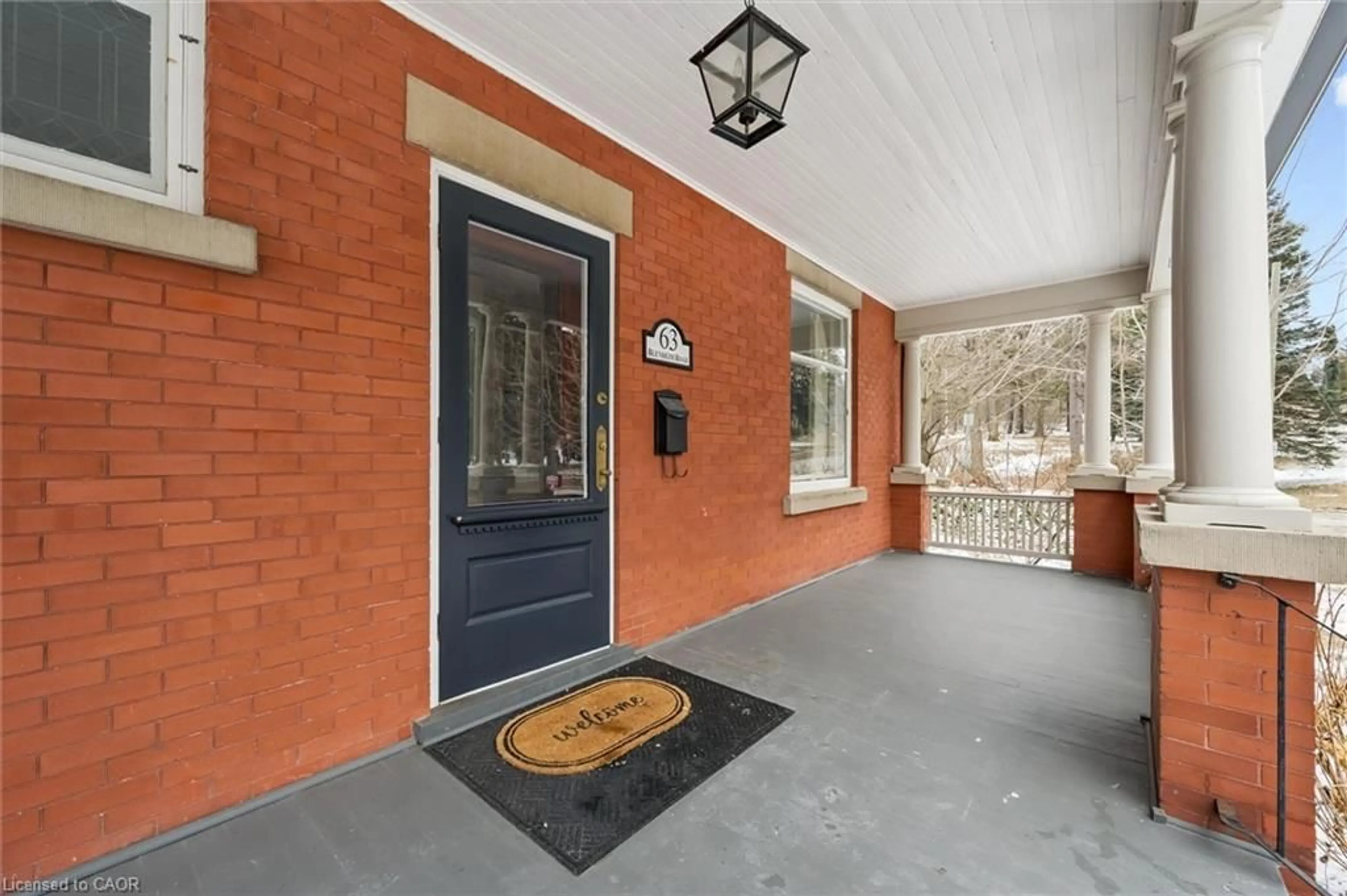 Indoor foyer for 63 Blenheim Rd, Cambridge Ontario N1S 1G2