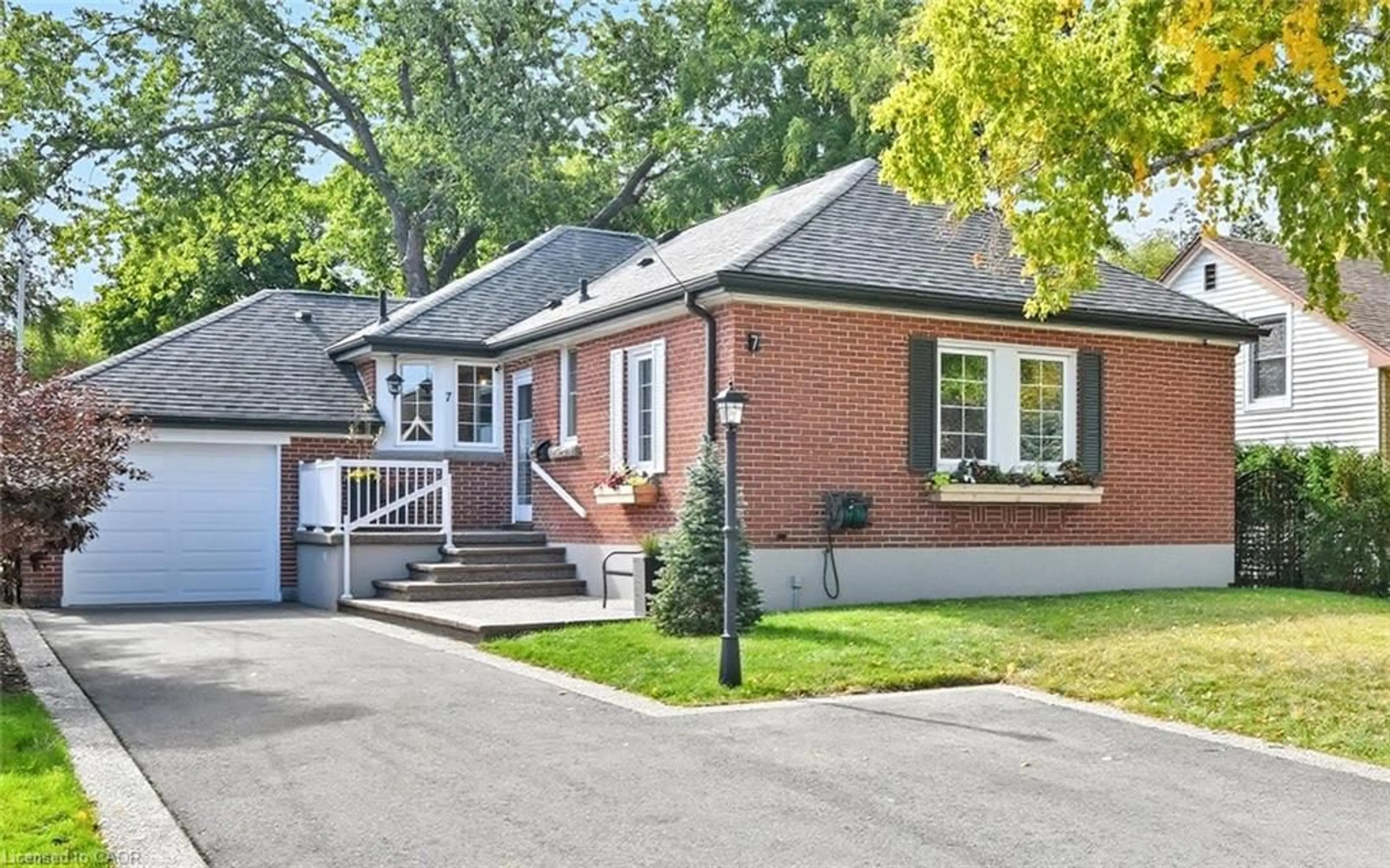 Home with brick exterior material, street for 7 Avalon Ave, Stoney Creek Ontario L8G 1X4