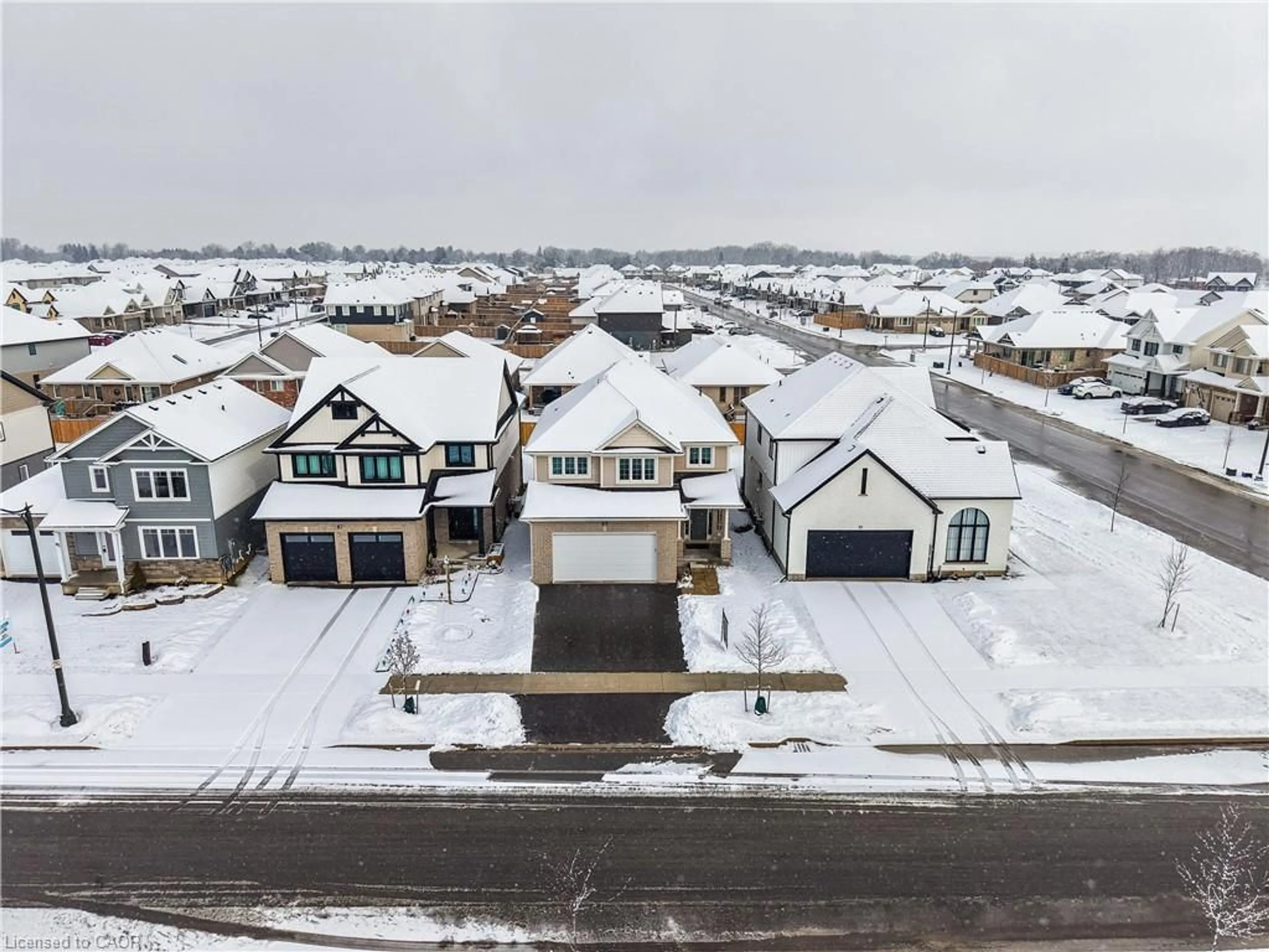 A pic from outside/outdoor area/front of a property/back of a property/a pic from drone, street for 89 Acorn Trail, St. Thomas Ontario N5R 0L8