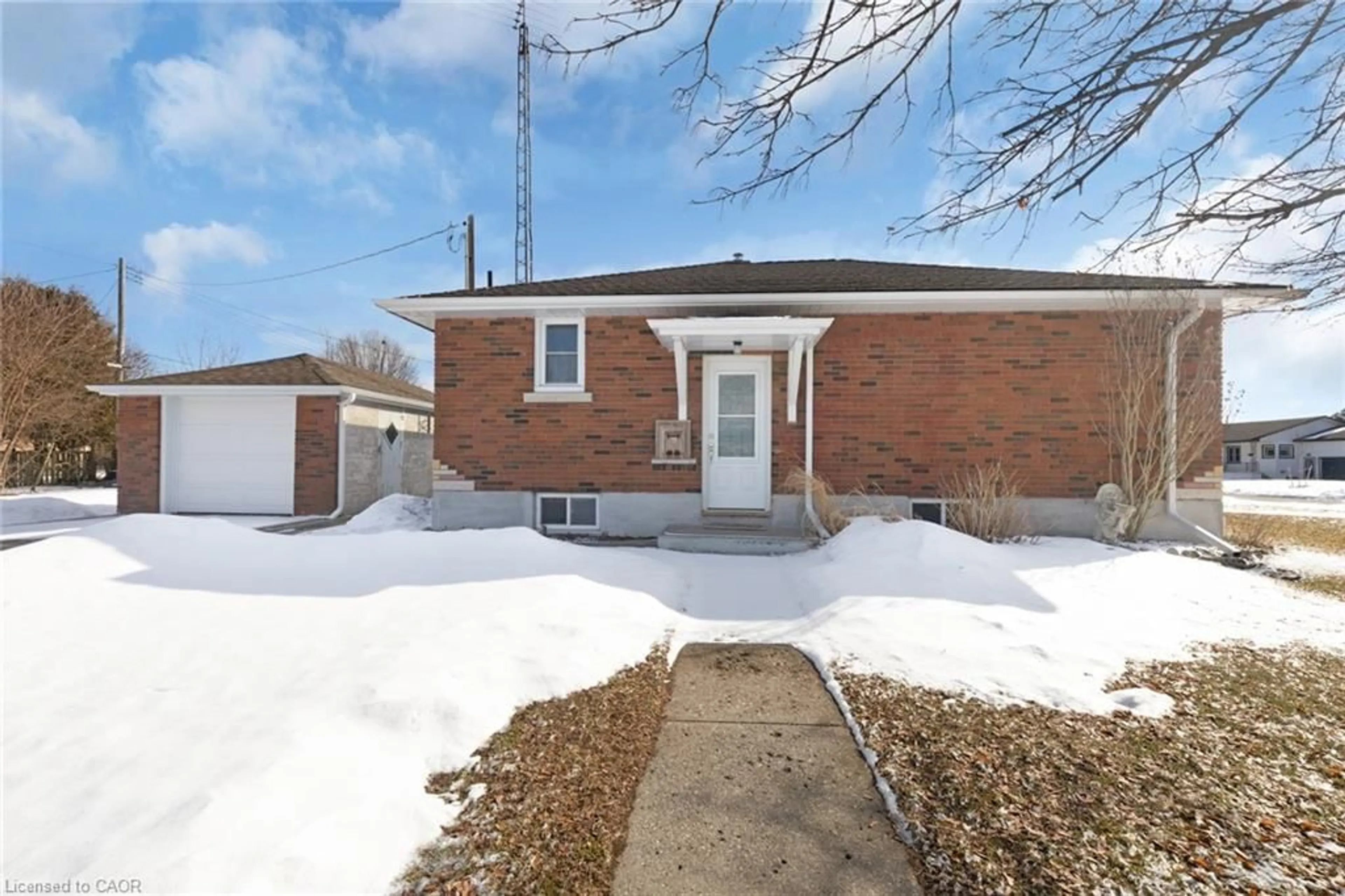 Home with brick exterior material, street for 433 Northern Ave, Delhi Ontario N4B 2R7