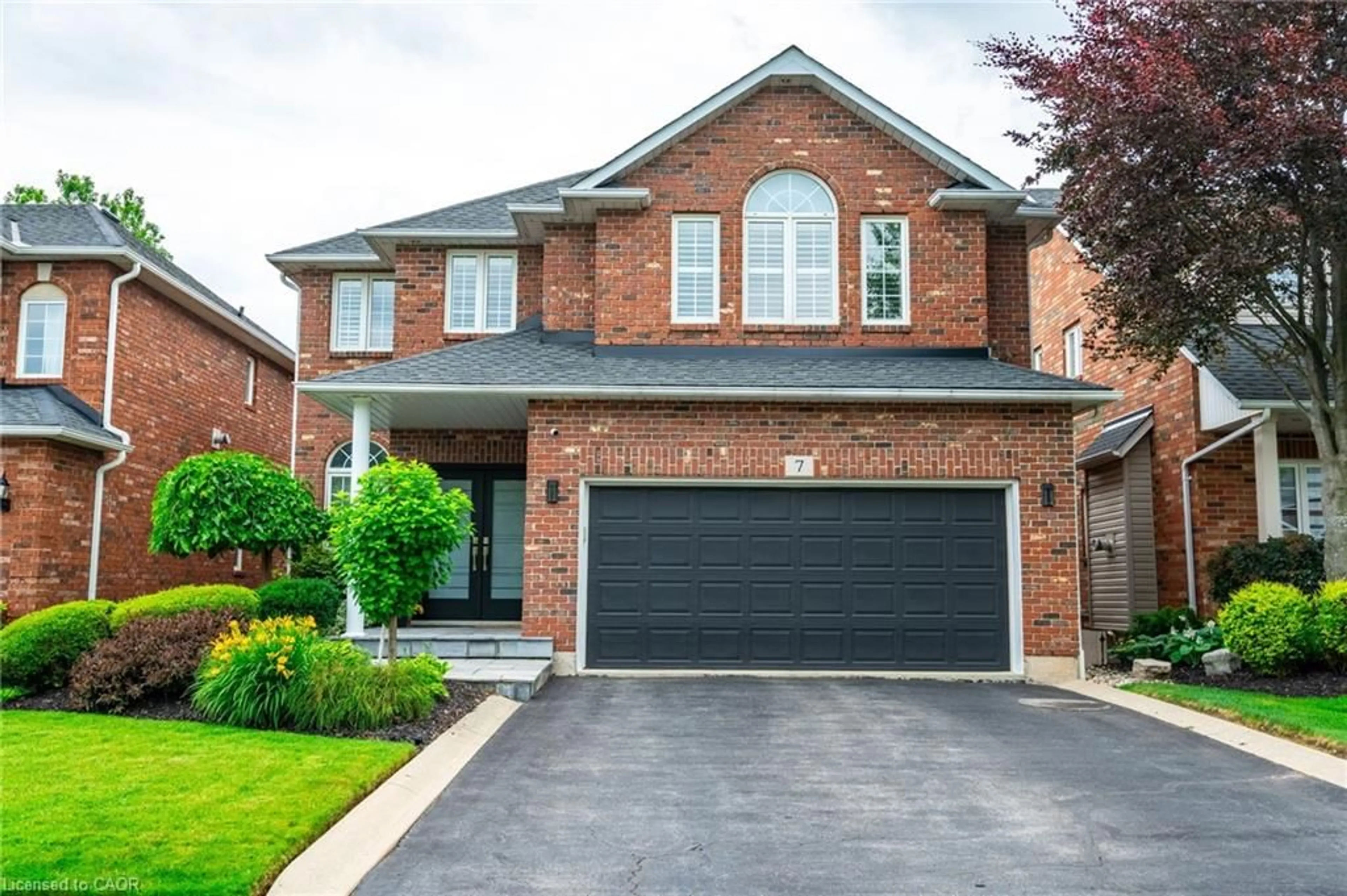 Home with brick exterior material, street for 7 Volterra Crt, Waterdown Ontario L8B 0K7