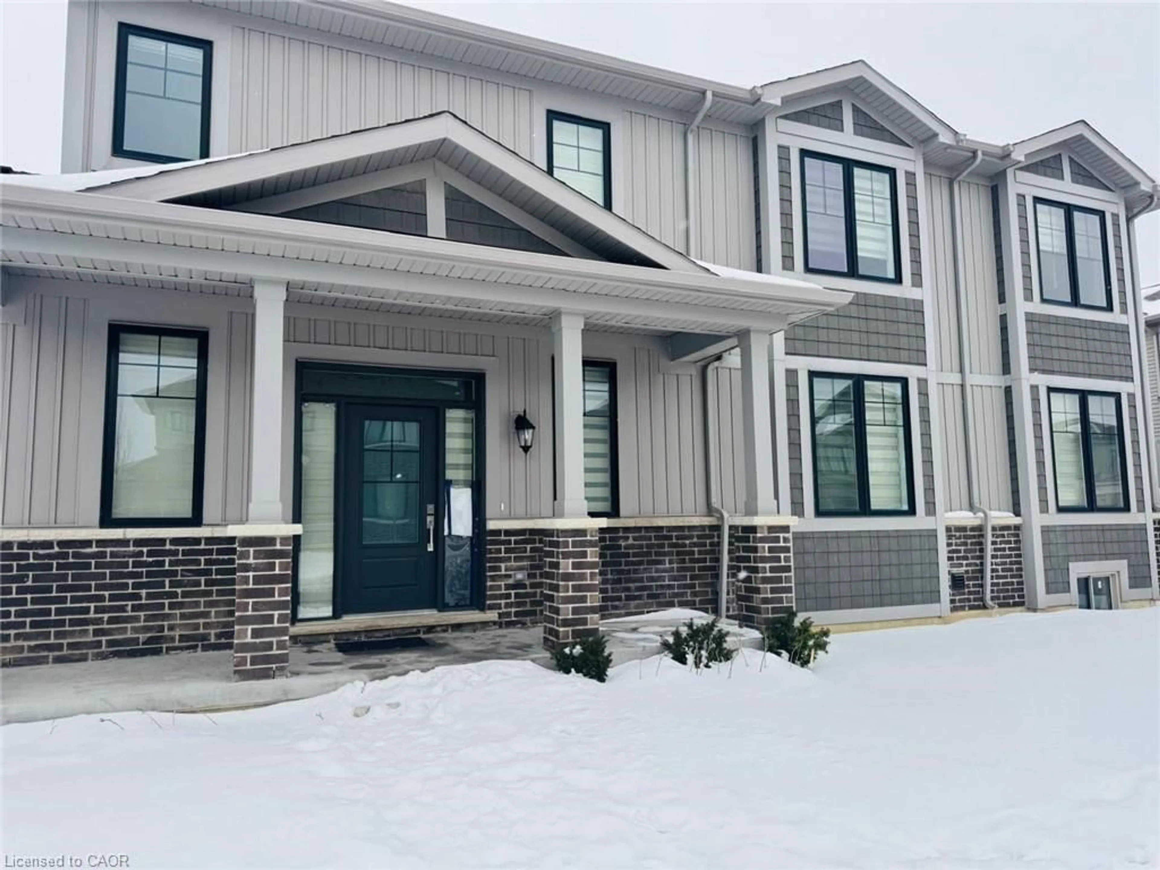 Home with vinyl exterior material, unknown for 90 Marion St, Mount Hope Ontario L0R 1W0