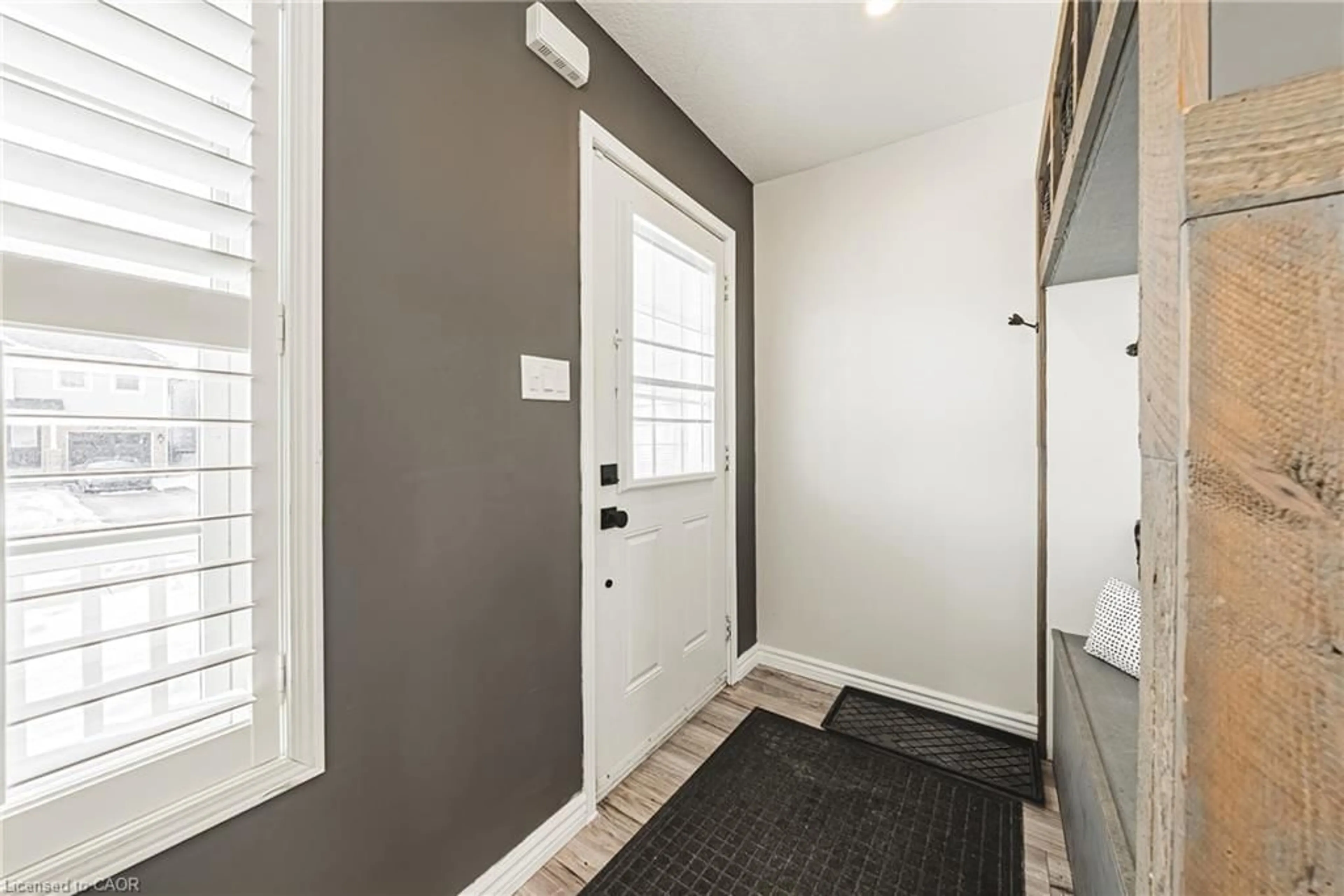 Indoor entryway for 103 Powell Dr, Binbrook Ontario L0R 1C0