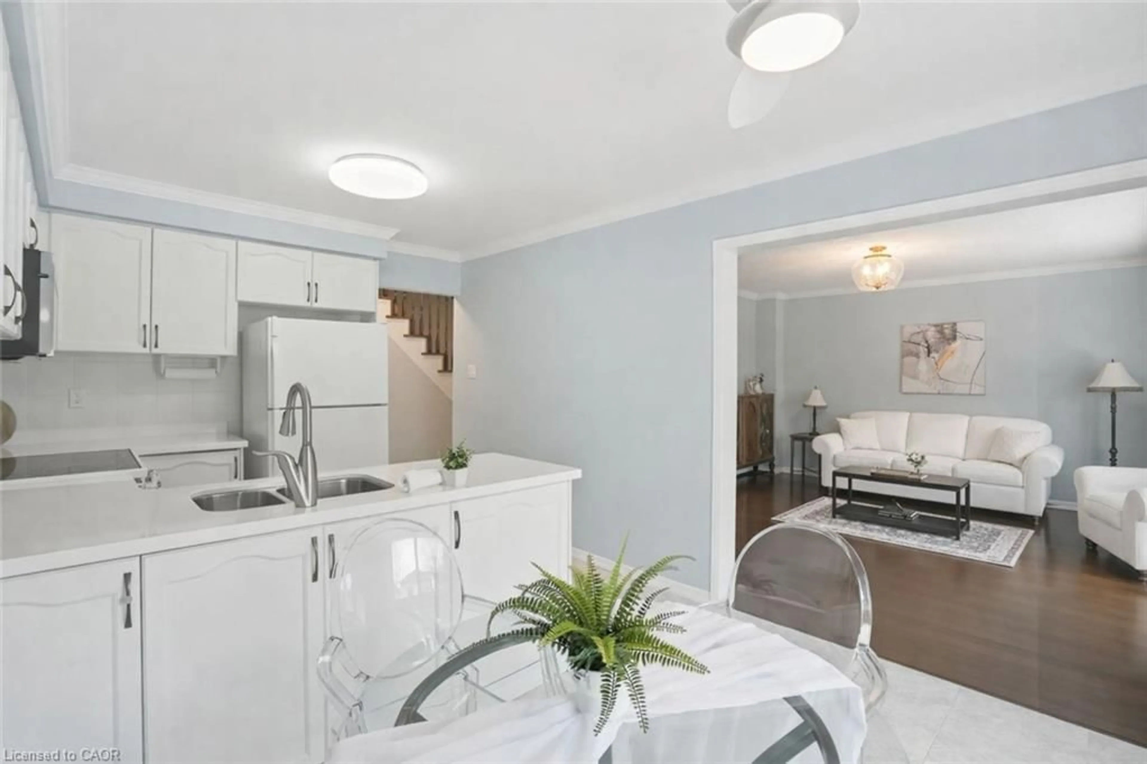 Open concept kitchen, unknown for 140 Fellowes Cres, Hamilton Ontario L0R 2H3