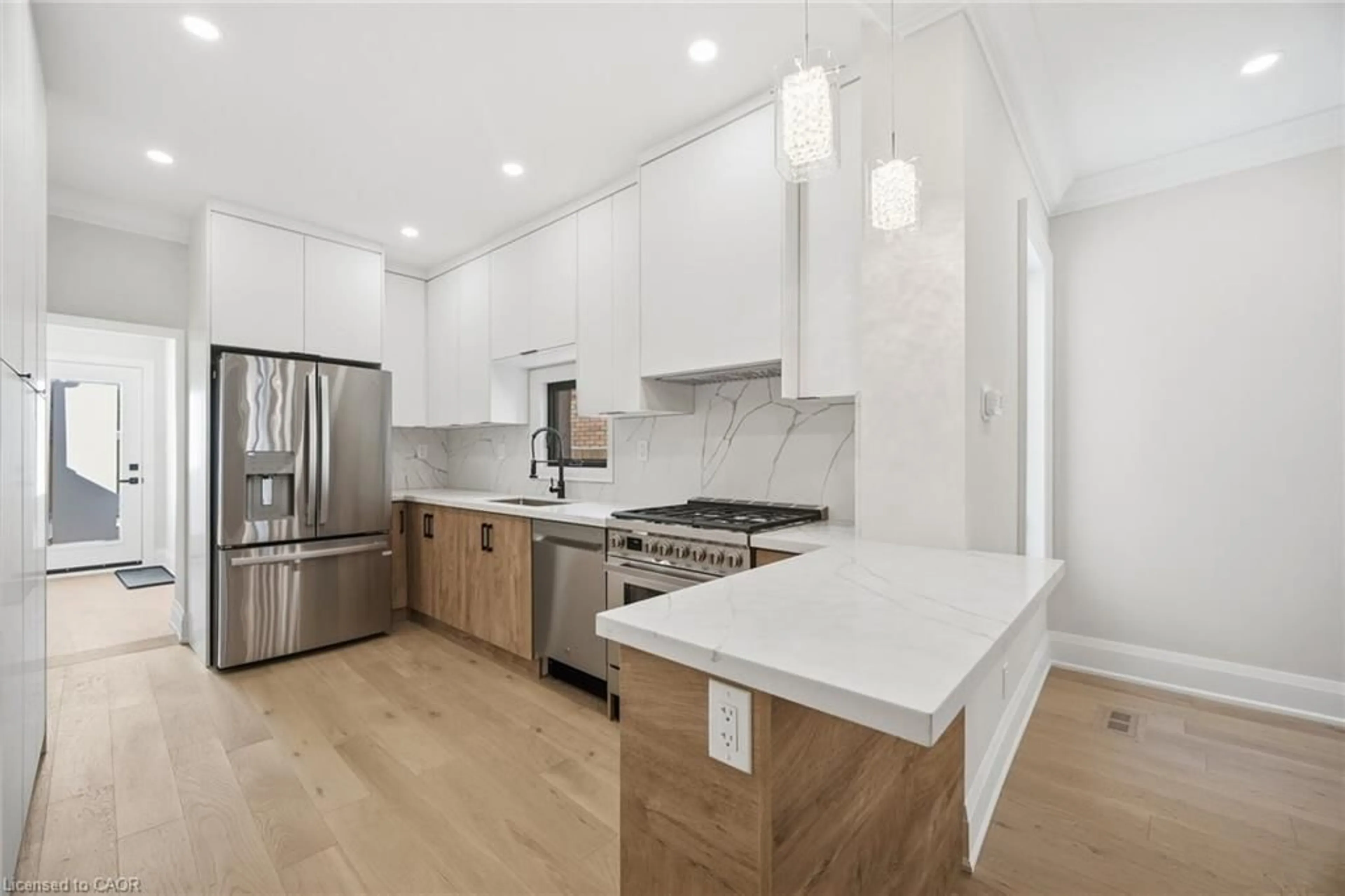 Open concept kitchen, unknown for 241 Maria St, Toronto Ontario M6P 1W6