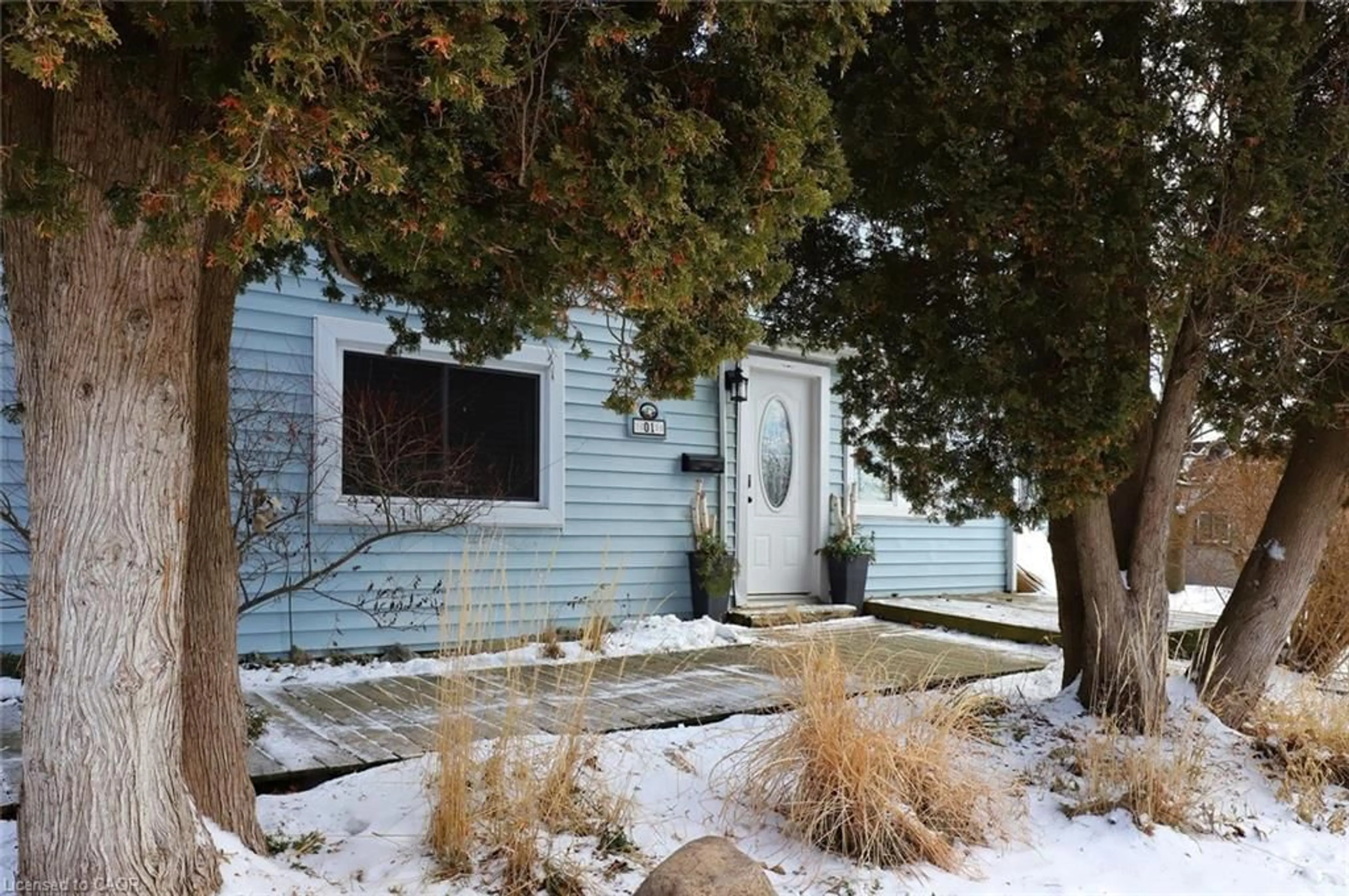 Unknown for 1 John Ave, Paris Ontario N3L 2S8