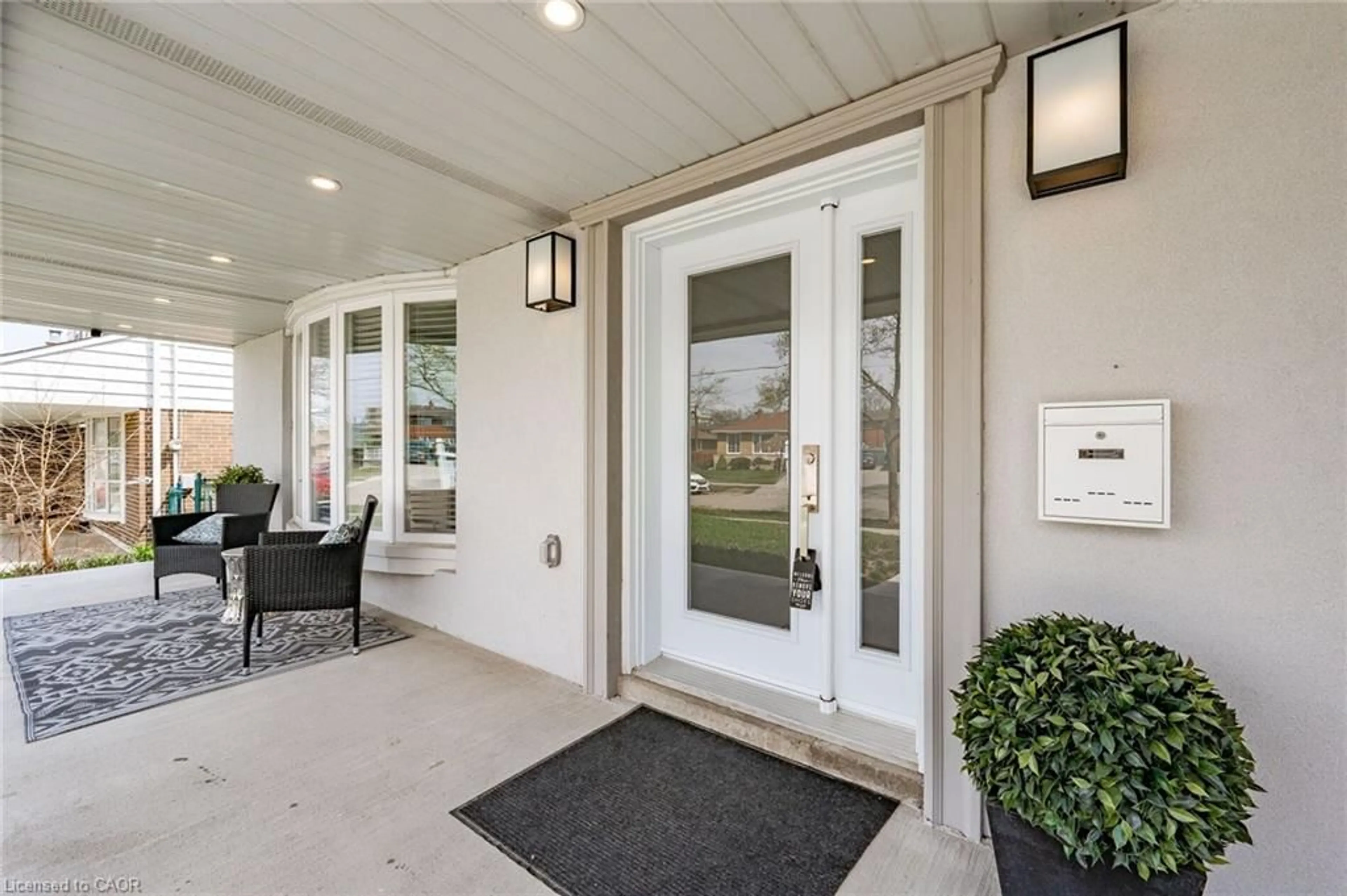 Indoor entryway for 83 Shendale Dr, Etobicoke Ontario M9W 2B6