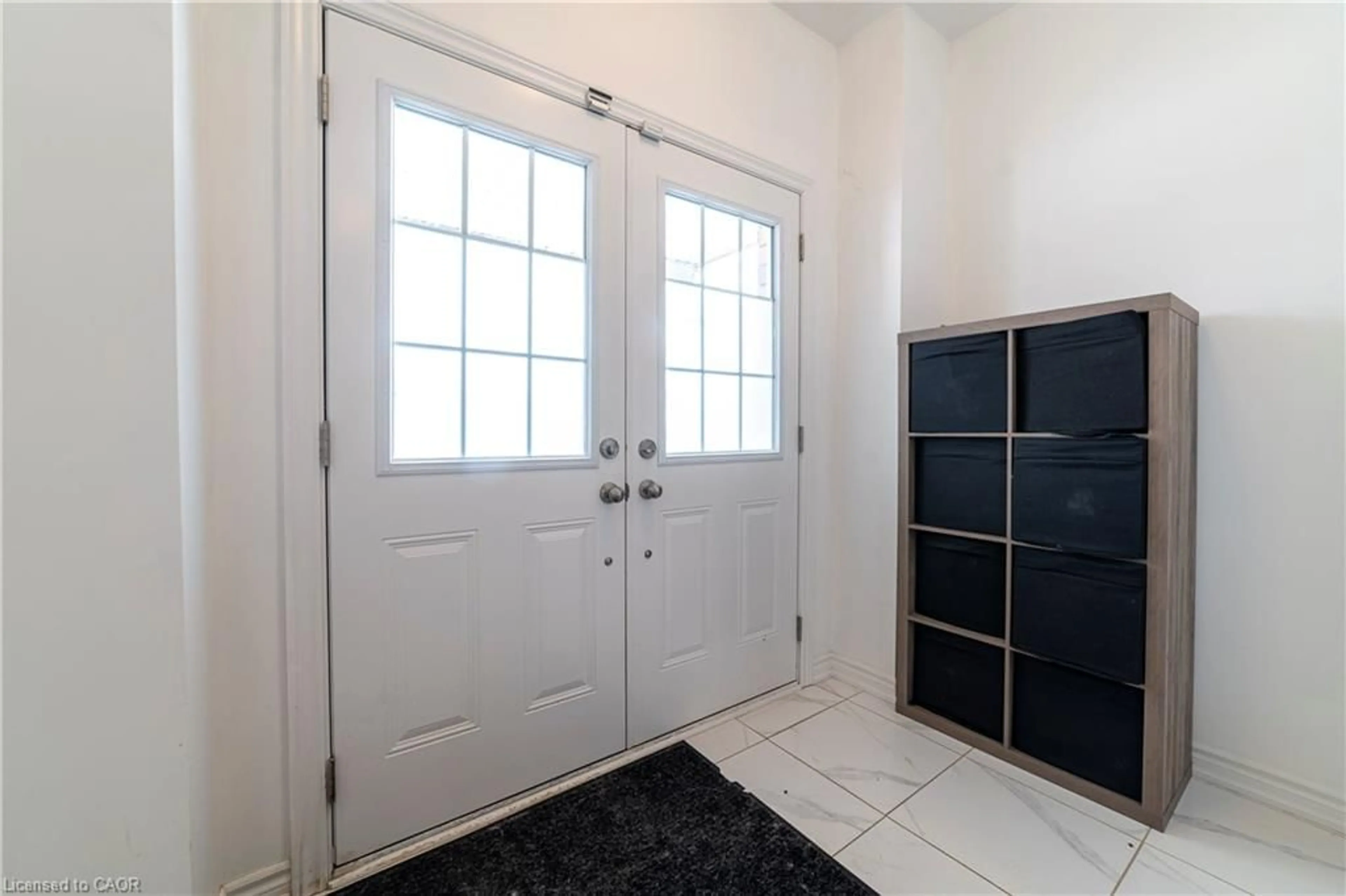 Indoor entryway for 9 Mears Rd, Paris Ontario N3L 0M7