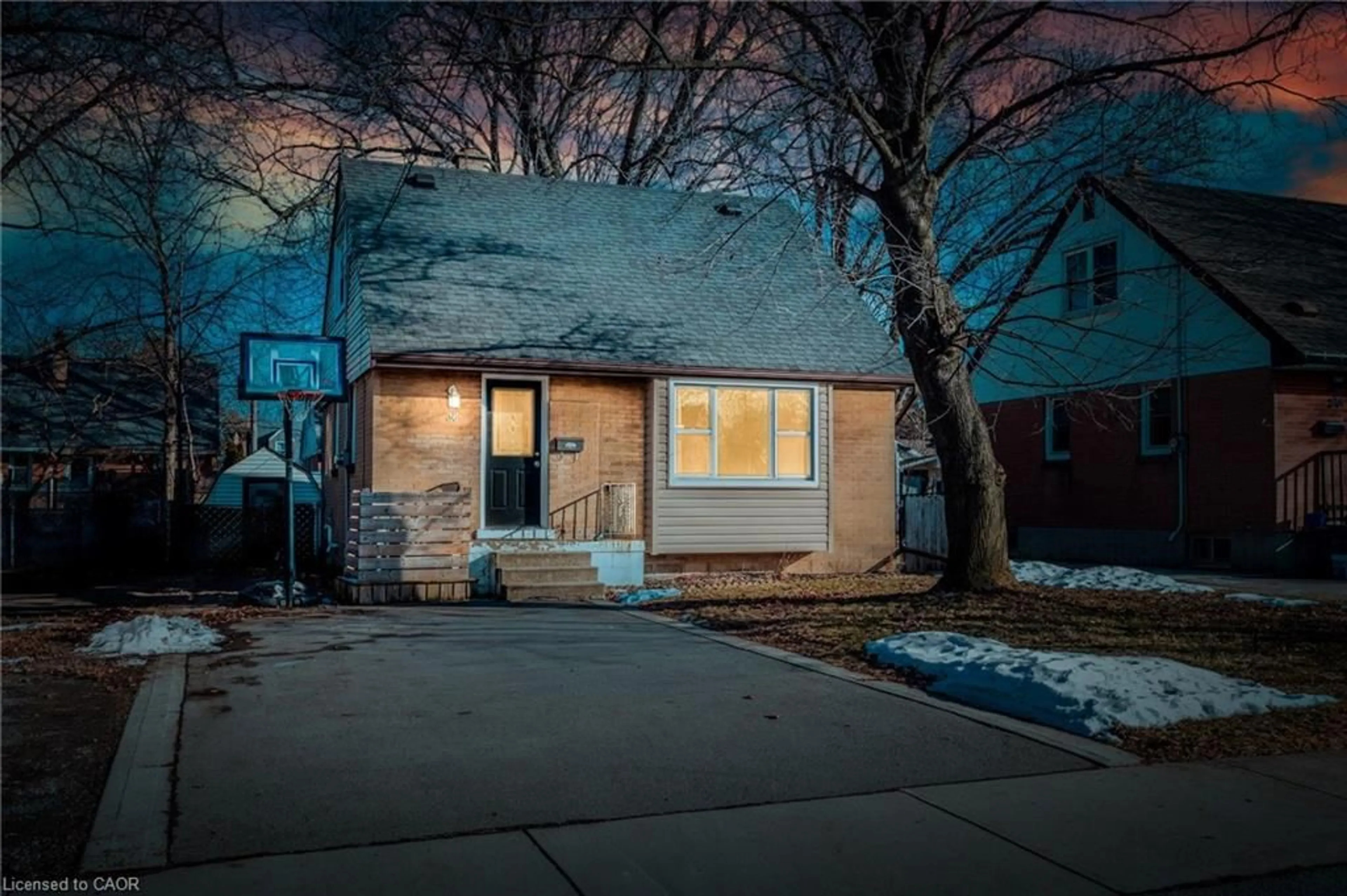 Unknown for 36 Blair Ave, Hamilton Ontario L8H 6E7