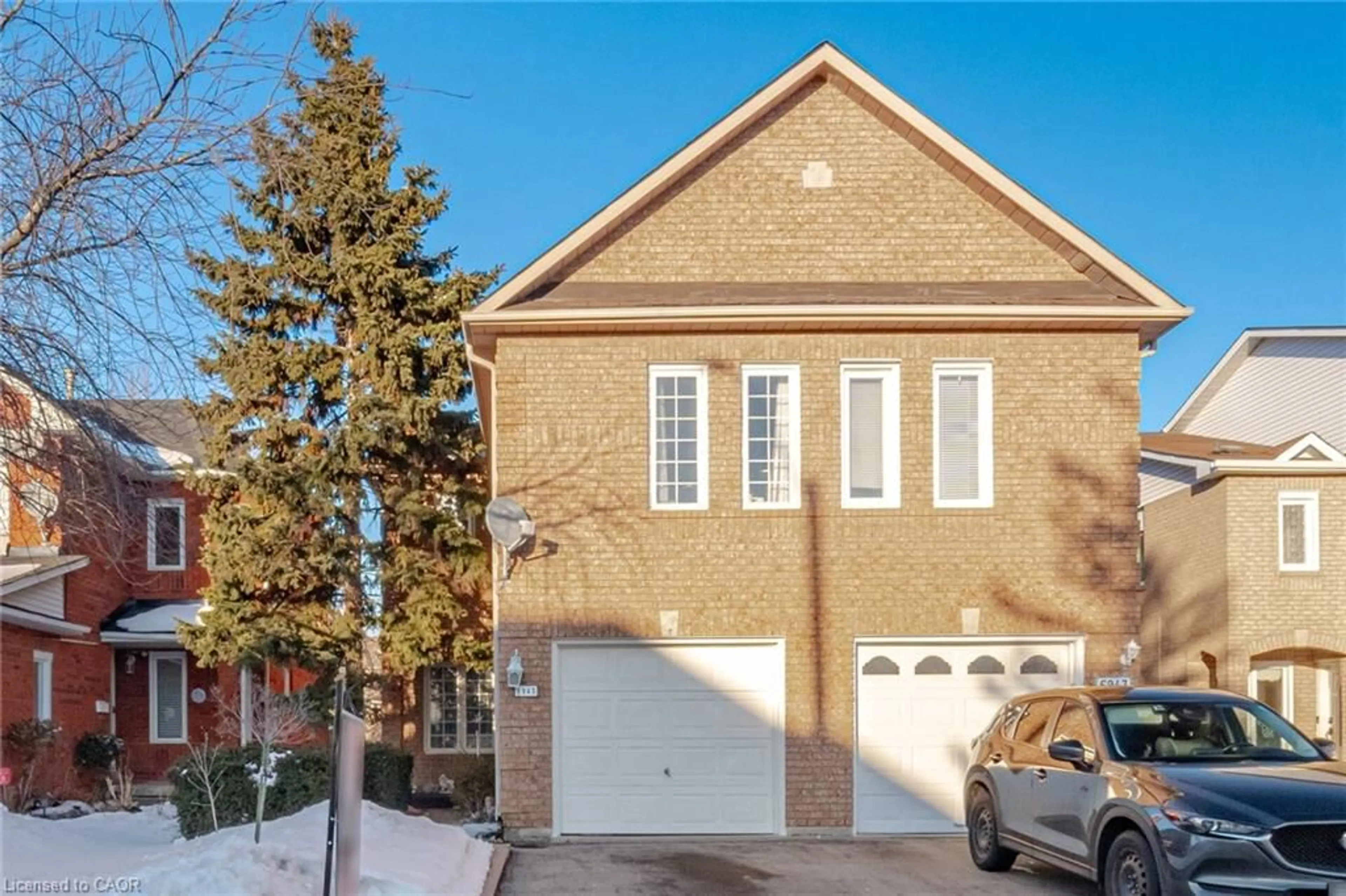 Home with brick exterior material, street for 6945 Gracefield Dr, Mississauga Ontario L5N 6T9