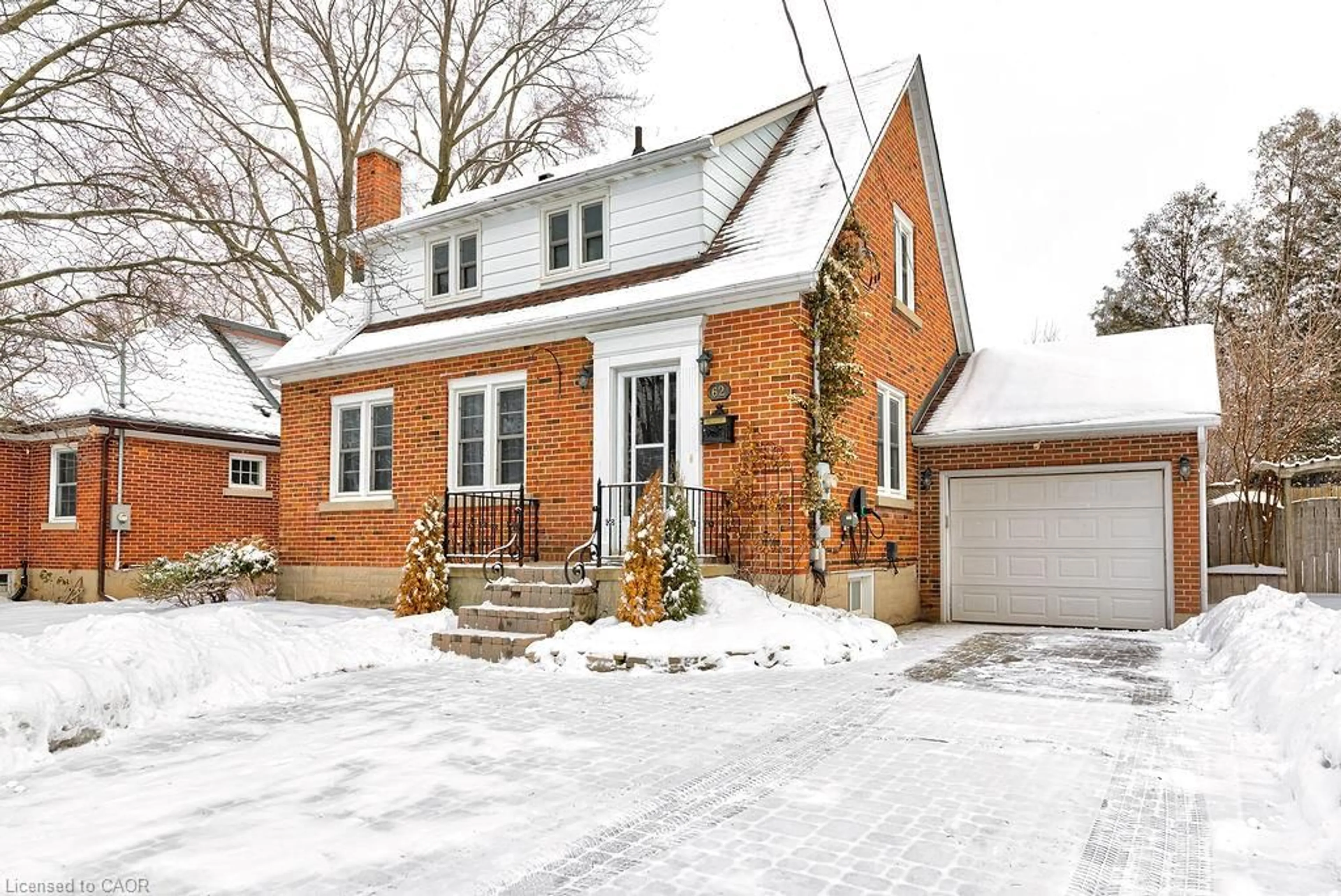 Home with brick exterior material, street for 62 Brentwood Ave, Kitchener Ontario N2H 2C8