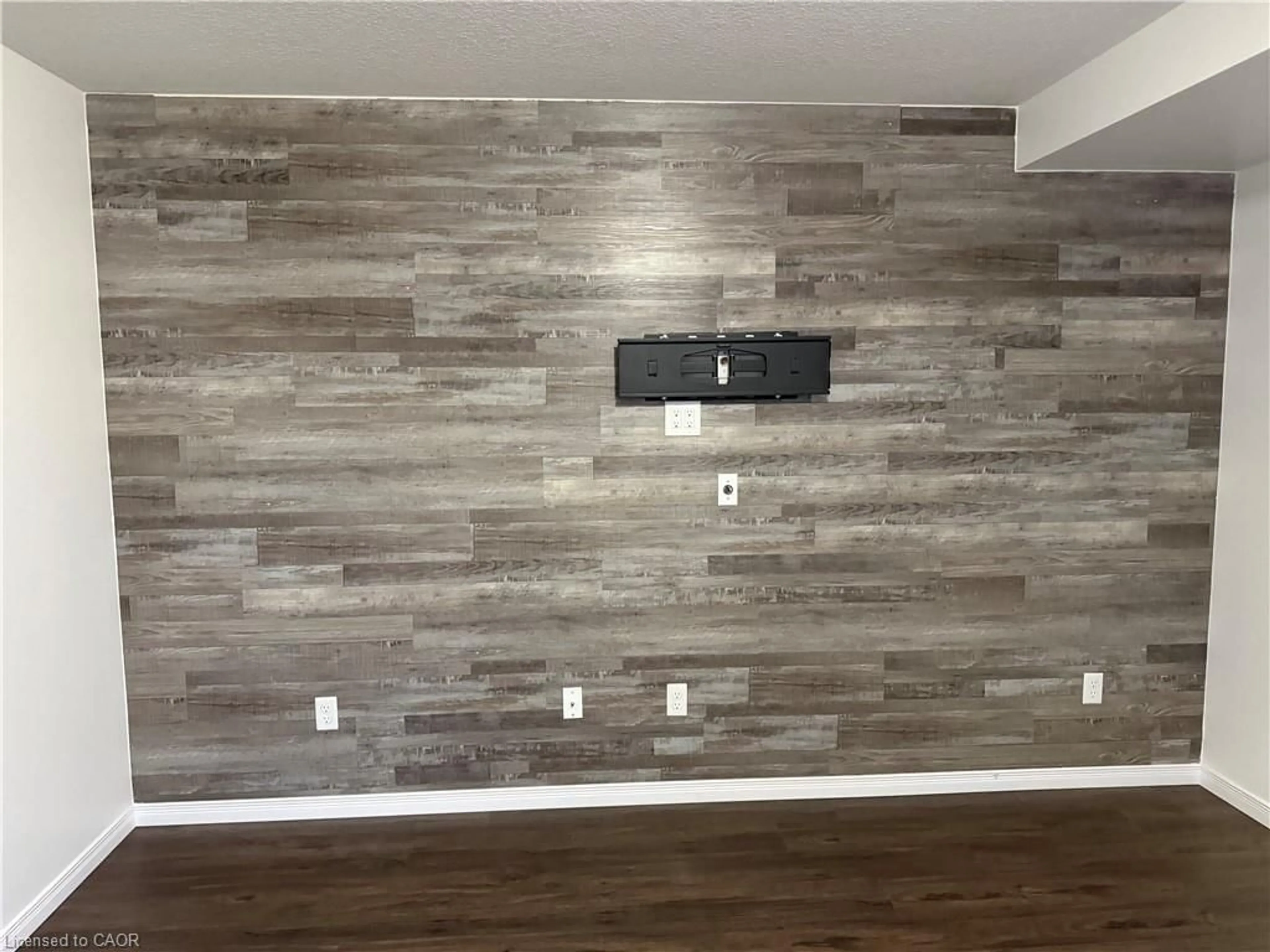 A pic of a room for 931 Glasgow St #30C, Kitchener Ontario N2N 0B5