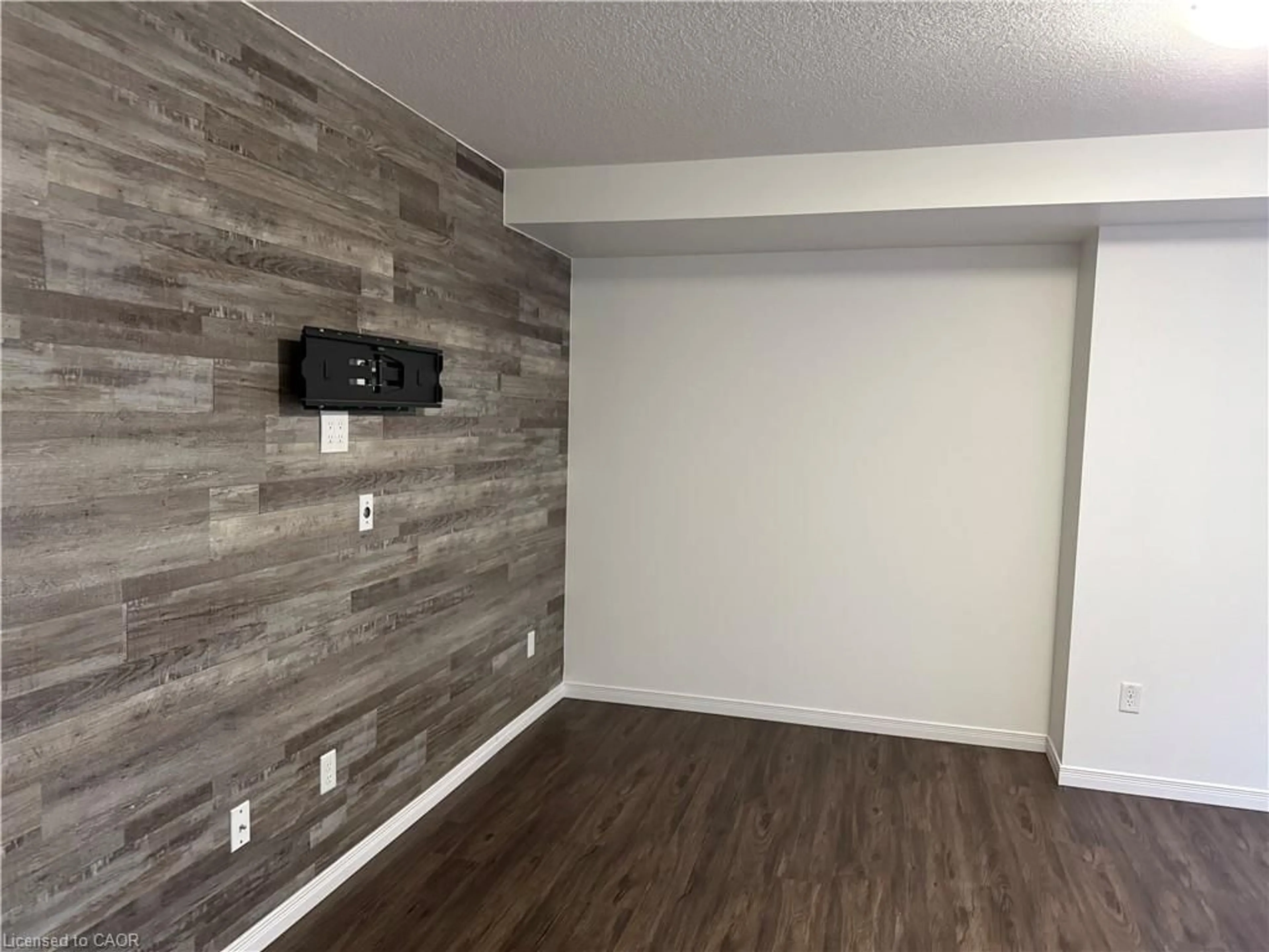 A pic of a room for 931 Glasgow St #30C, Kitchener Ontario N2N 0B5