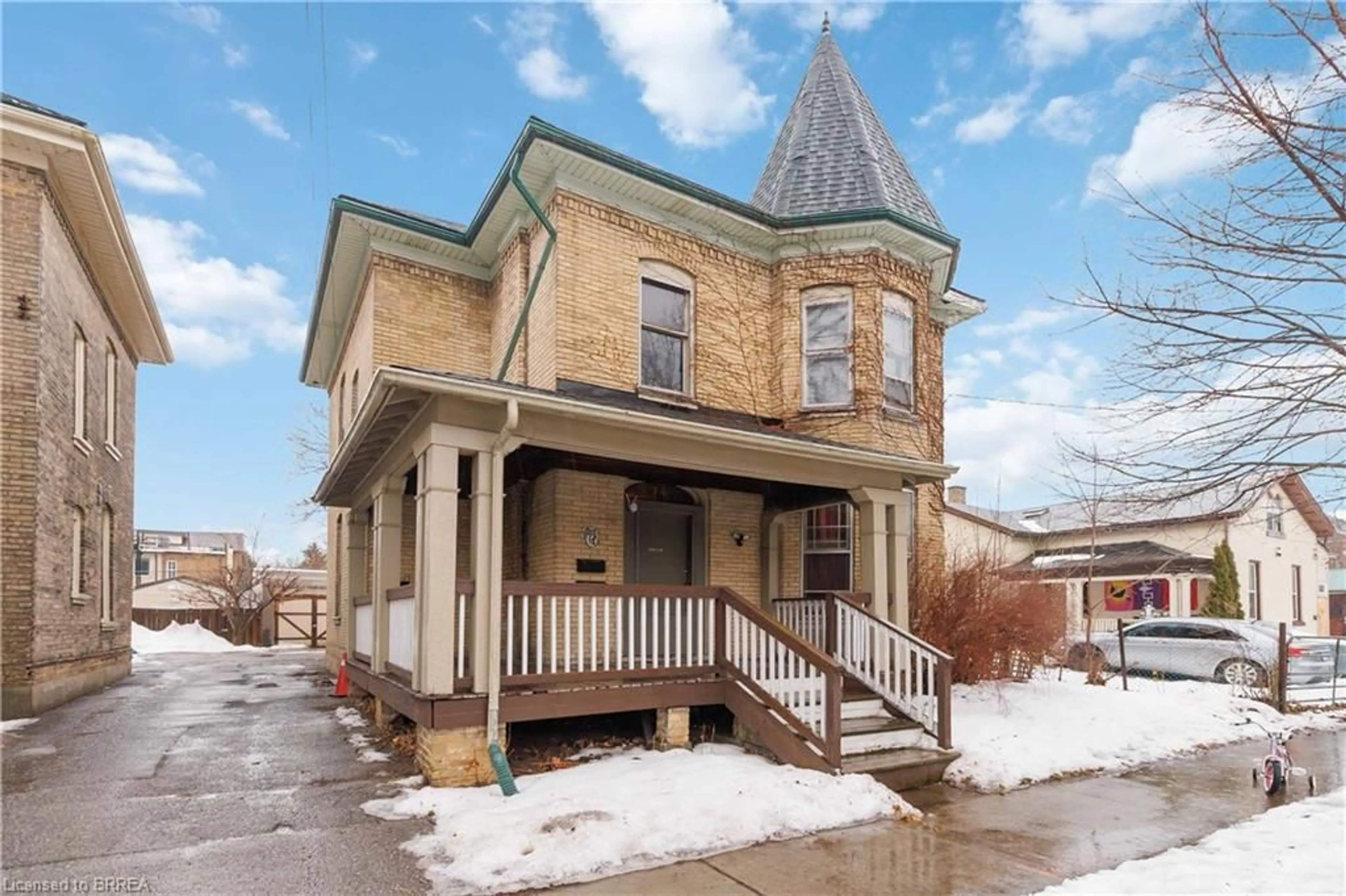 Unknown for 74 Pearl St, Brantford Ontario N3T 3N7