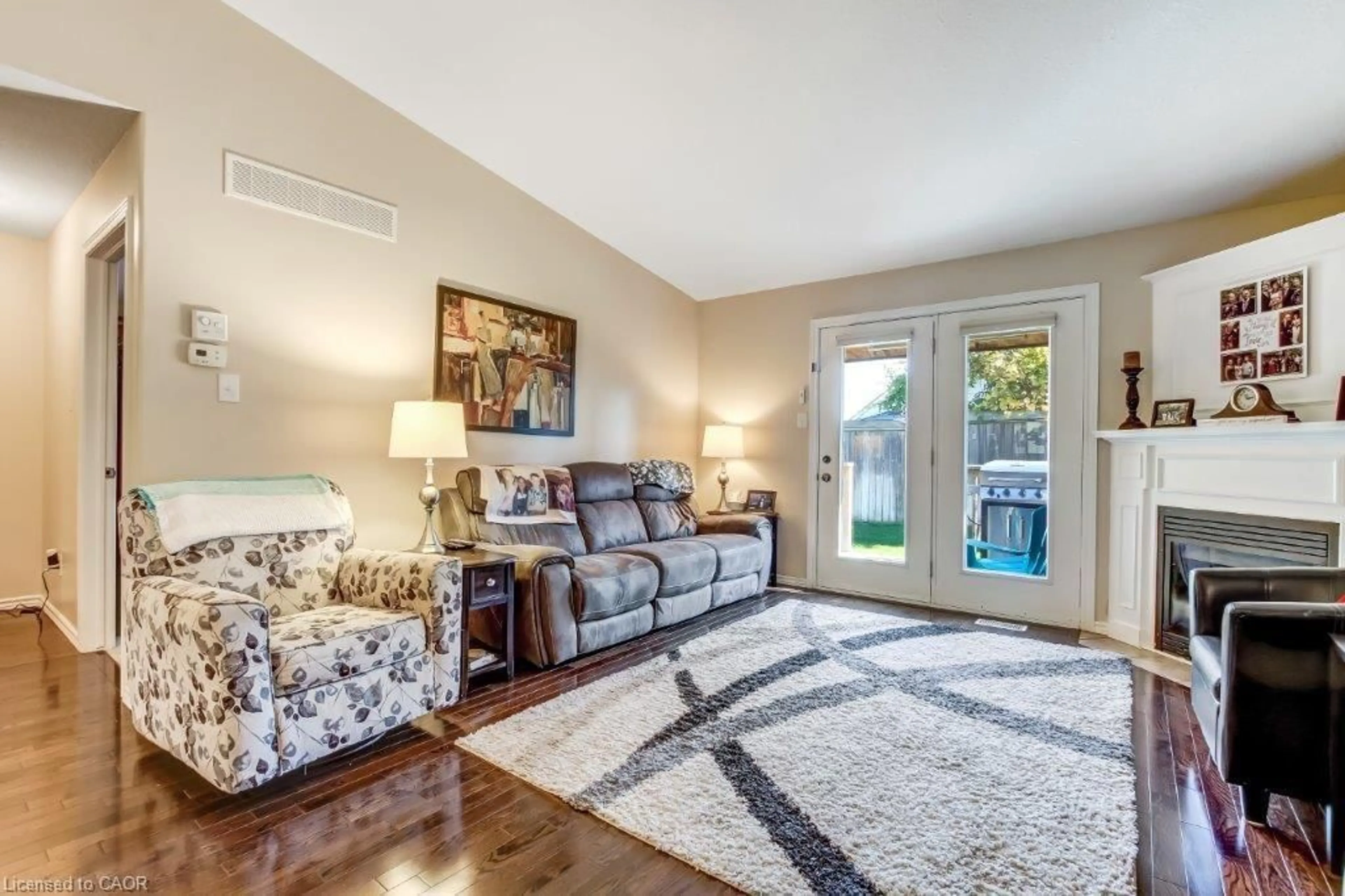 Living room with furniture, carpet floor for 52 Imperial St #7, Delhi Ontario N4B 1G7