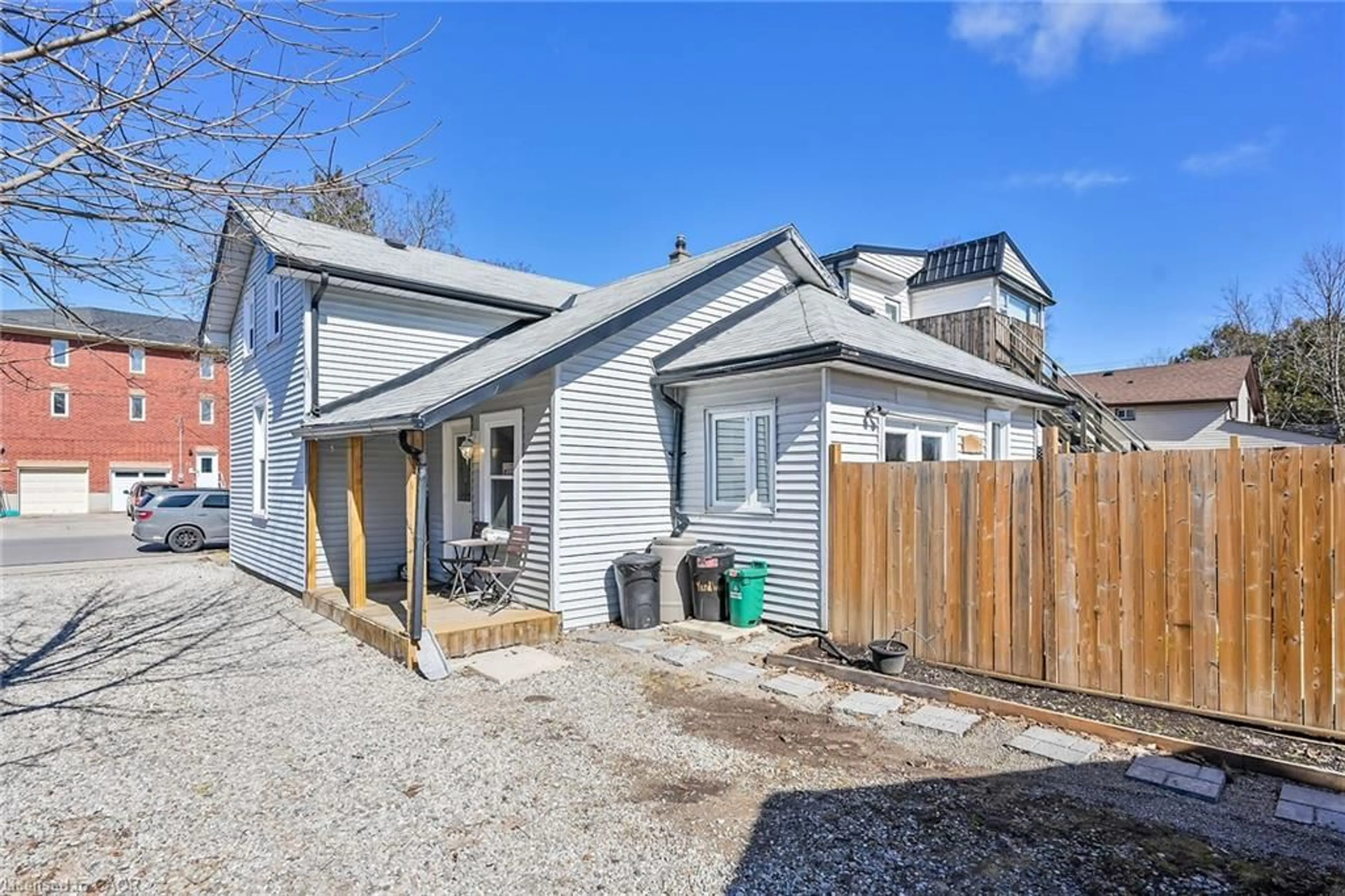 Unknown for 46 Walnut St, Brantford Ontario L3T 1H2