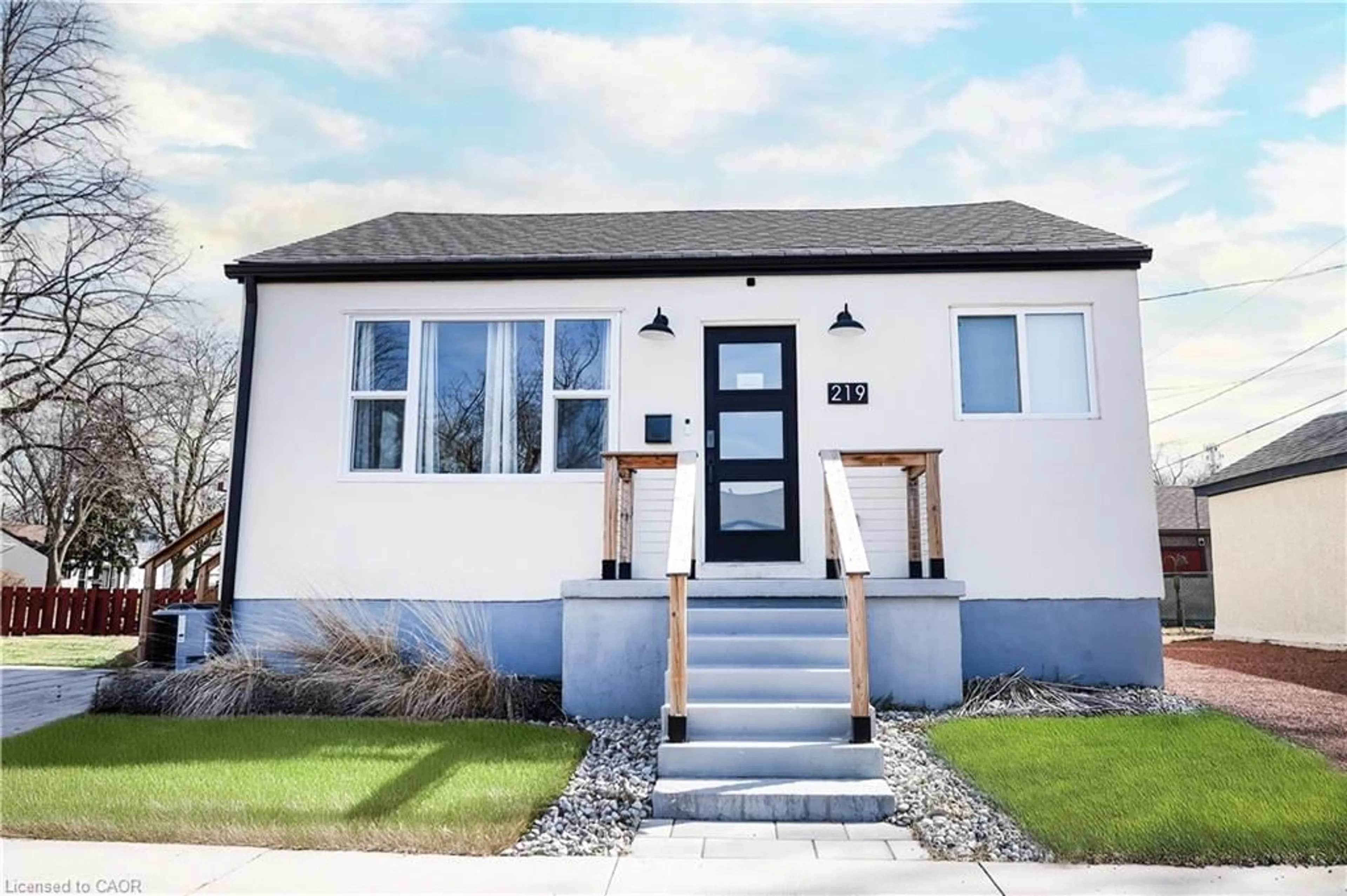 Home with brick exterior material, street for 219 Macinnis St, Welland Ontario L3B 2H3