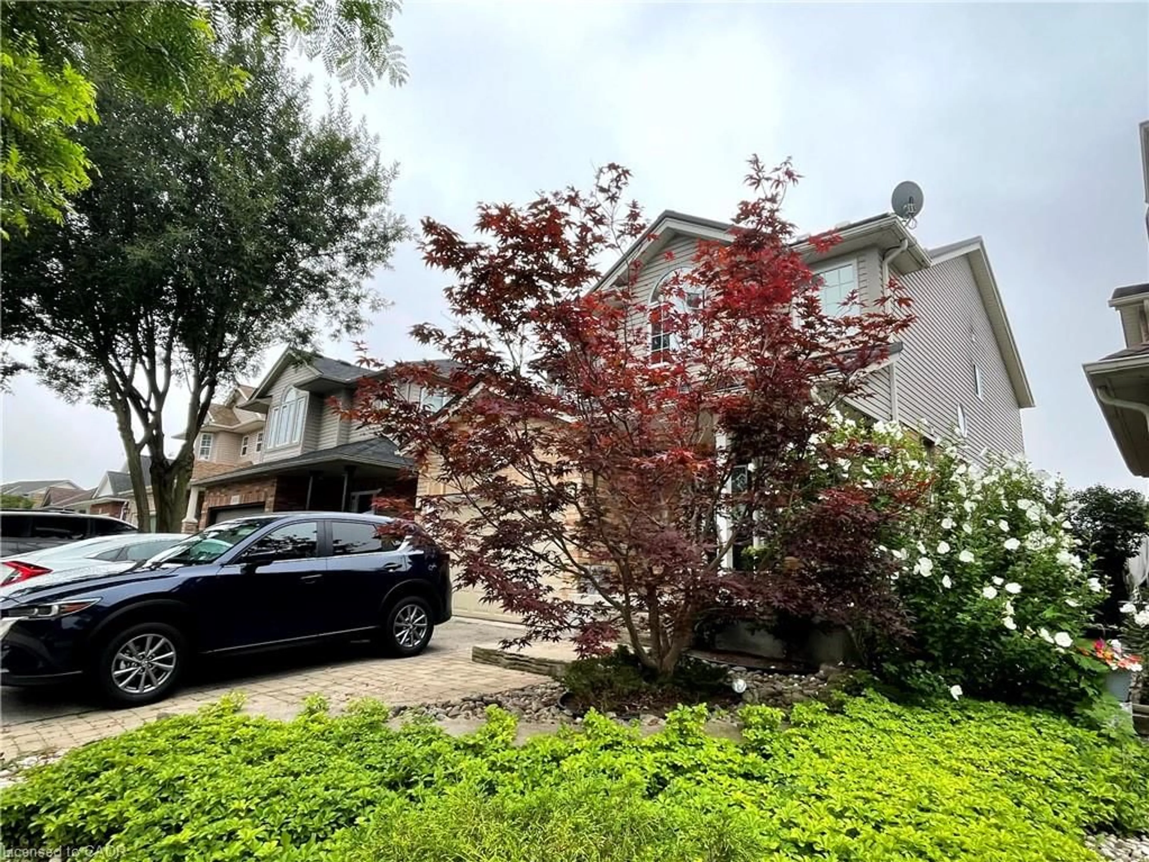 A pic from outside/outdoor area/front of a property/back of a property/a pic from drone, street for 443 Lausanne Cres, Waterloo Ontario N2T 2X4