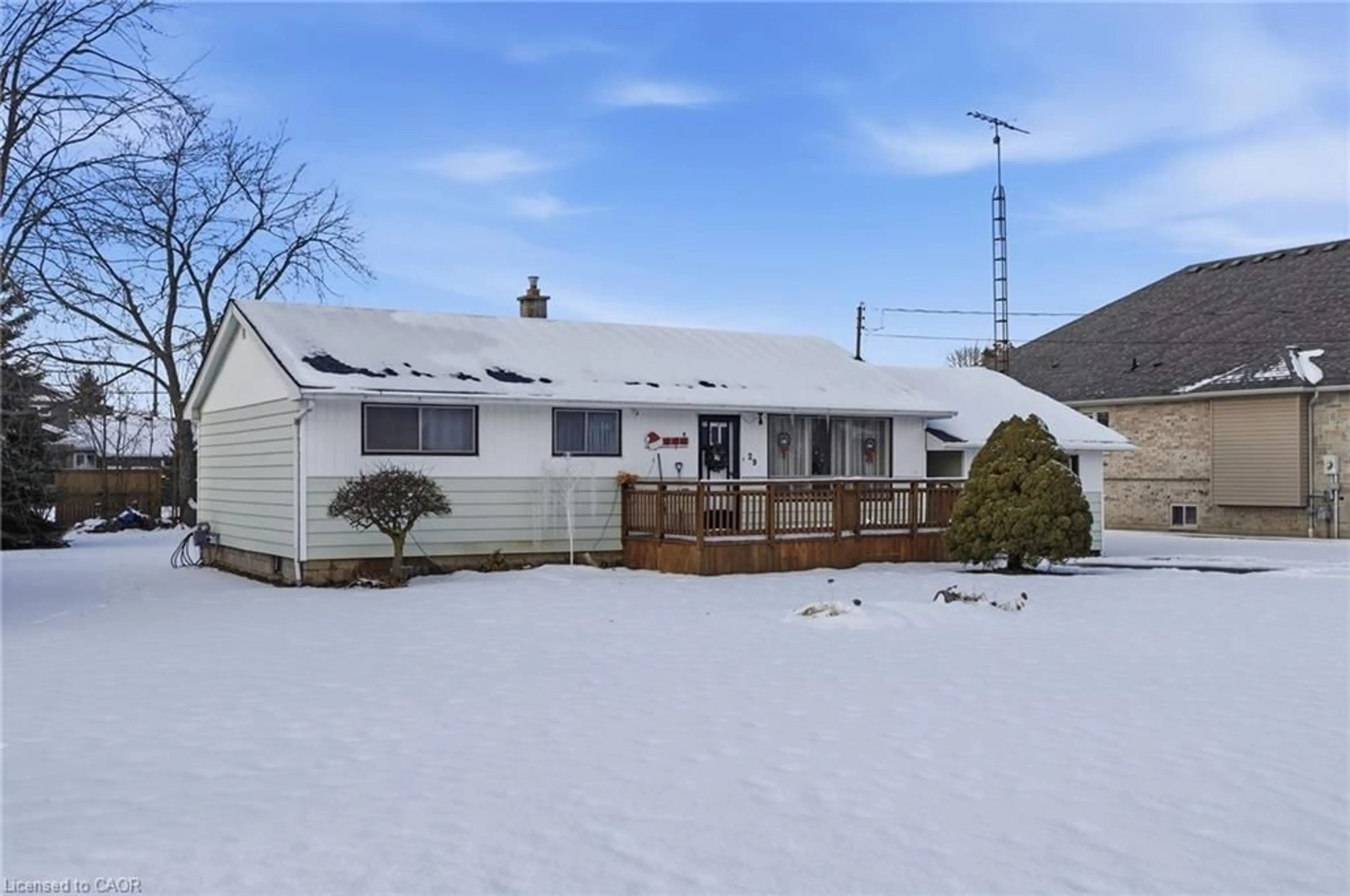 A pic from outside/outdoor area/front of a property/back of a property/a pic from drone, street for 29 Leckie Ave, Stoney Creek Ontario L8J 2S7