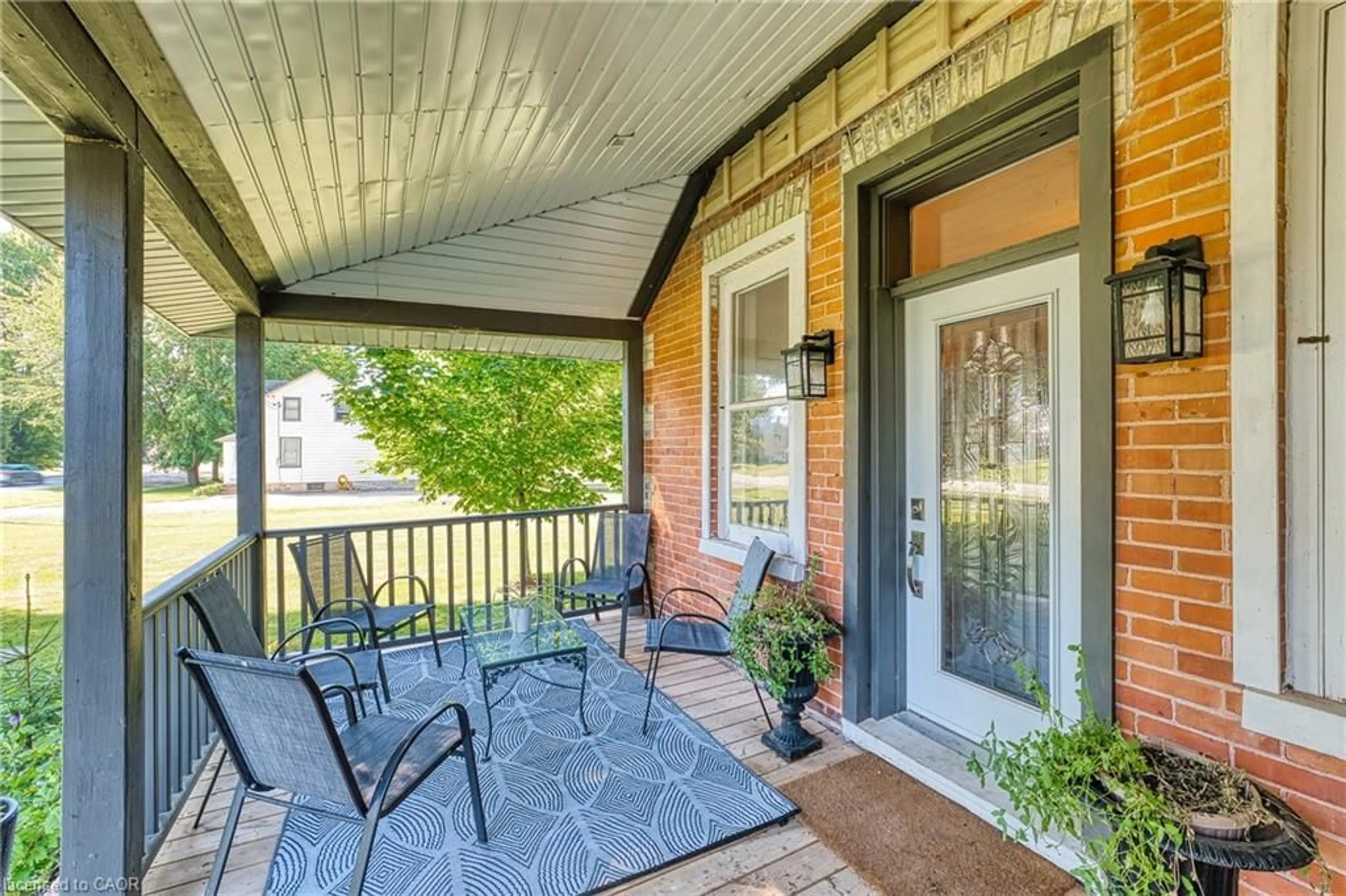 Patio, street for 3030 Patrick St, Fordwich Ontario N0G 1V0