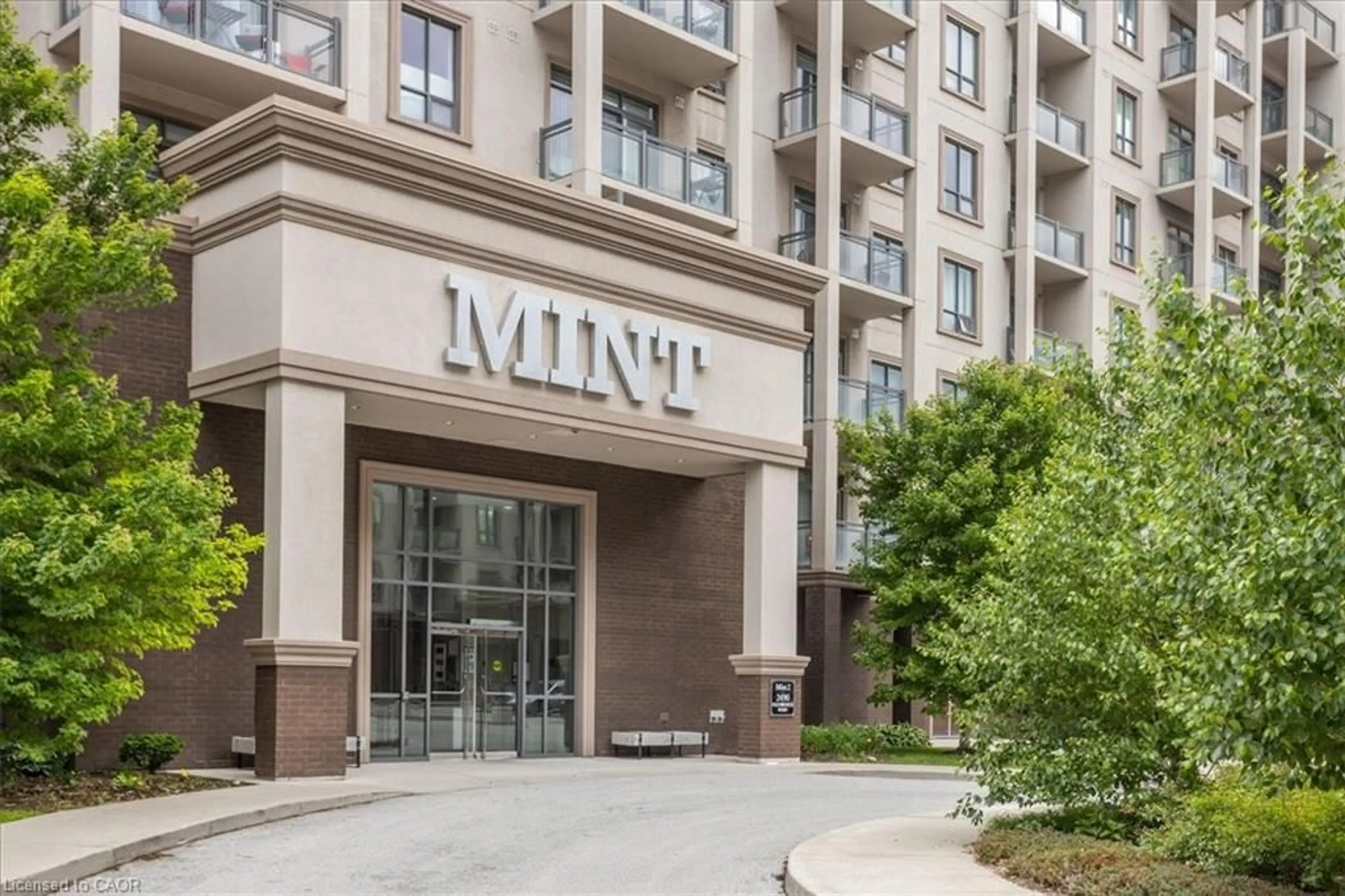 Indoor foyer for 2490 Old Bronte Rd #301, Oakville Ontario L6M 0Y5