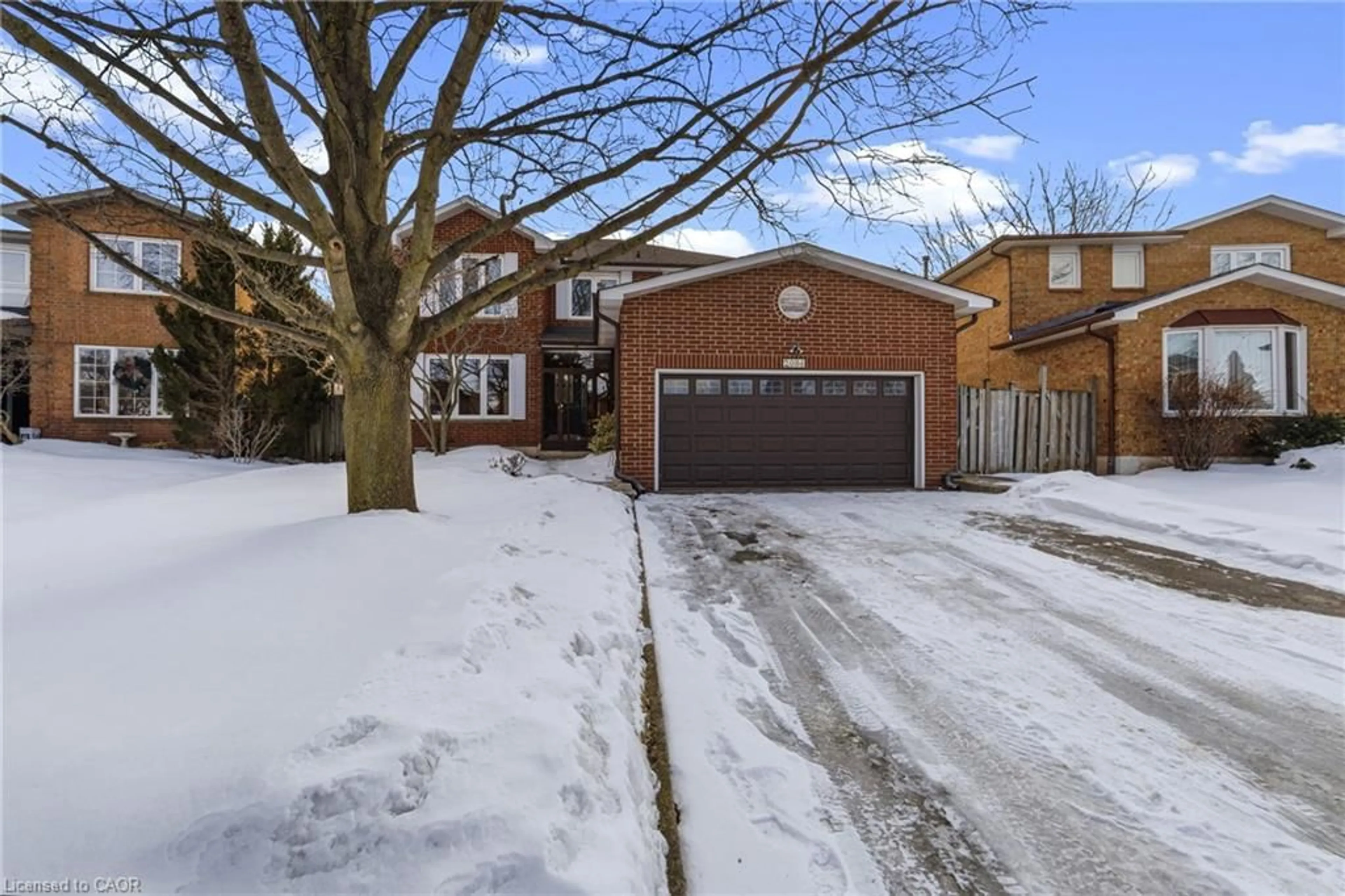 Unknown for 2084 Pen St, Oakville Ontario L6H 3L3