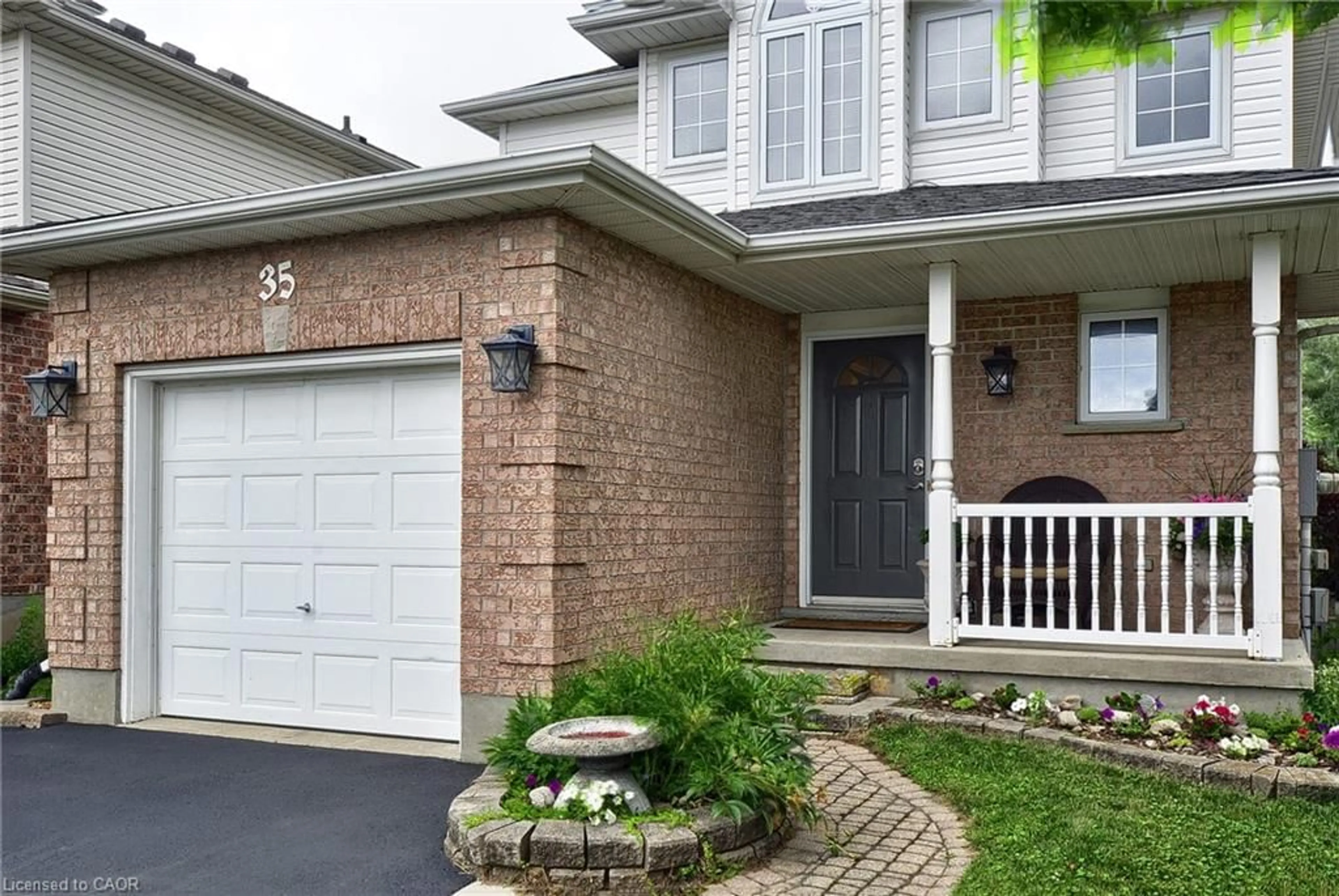Home with brick exterior material, street for 35 Haddaway Crt, Cambridge Ontario N1T 1X5