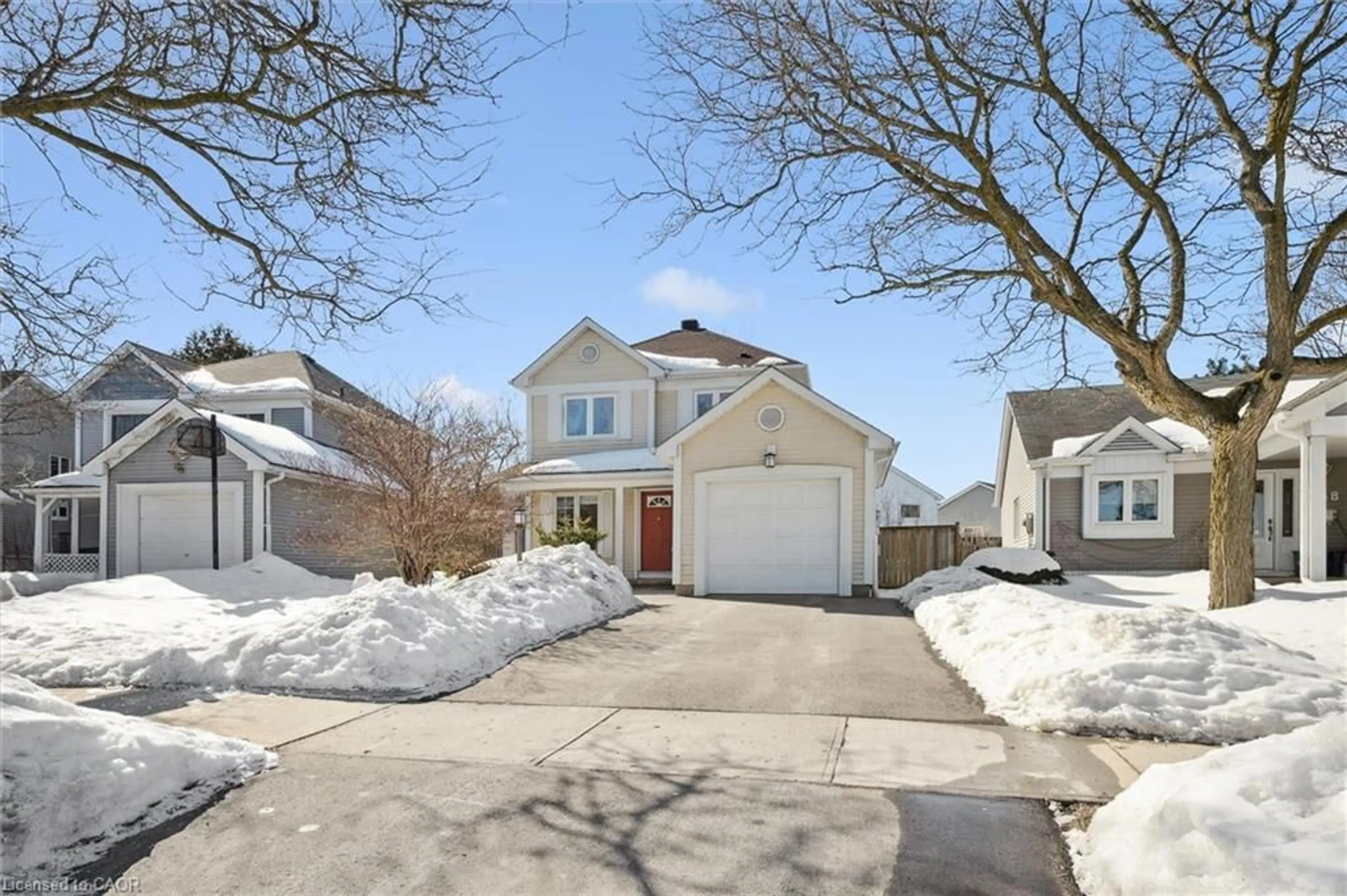 A pic from outside/outdoor area/front of a property/back of a property/a pic from drone, street for 536 Westvale Dr, Waterloo Ontario N2T 2B7