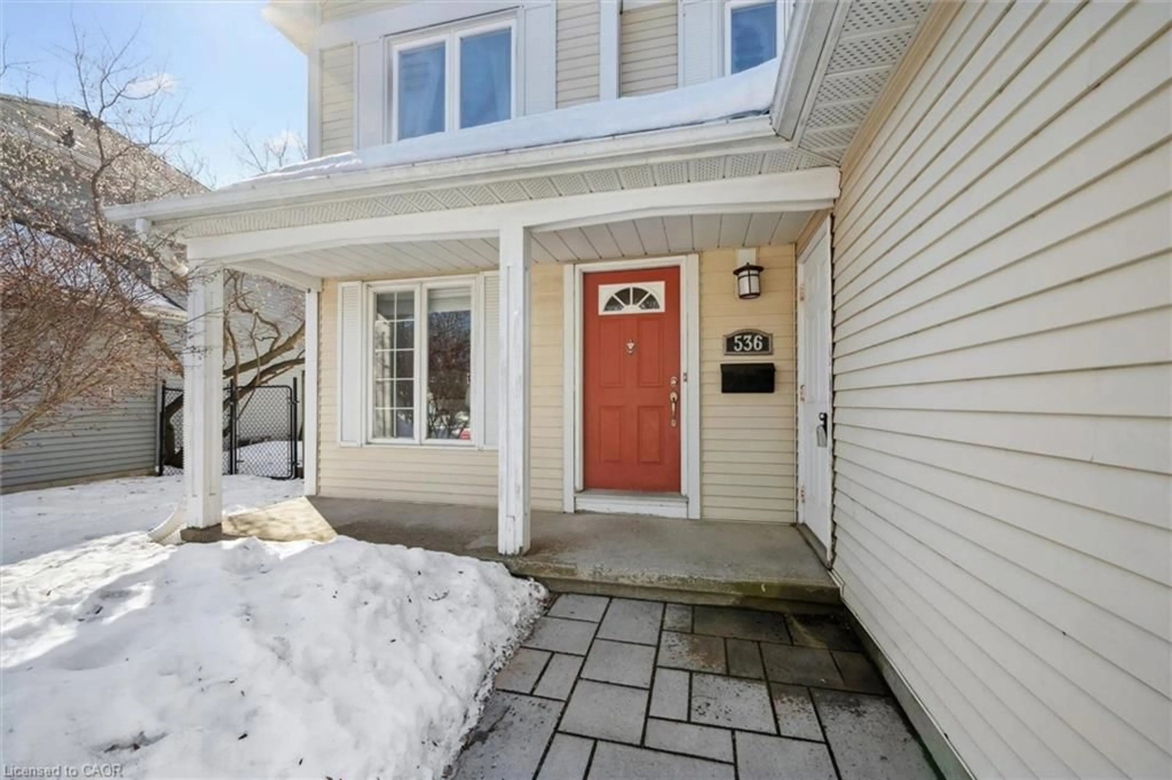 Indoor entryway for 536 Westvale Dr, Waterloo Ontario N2T 2B7