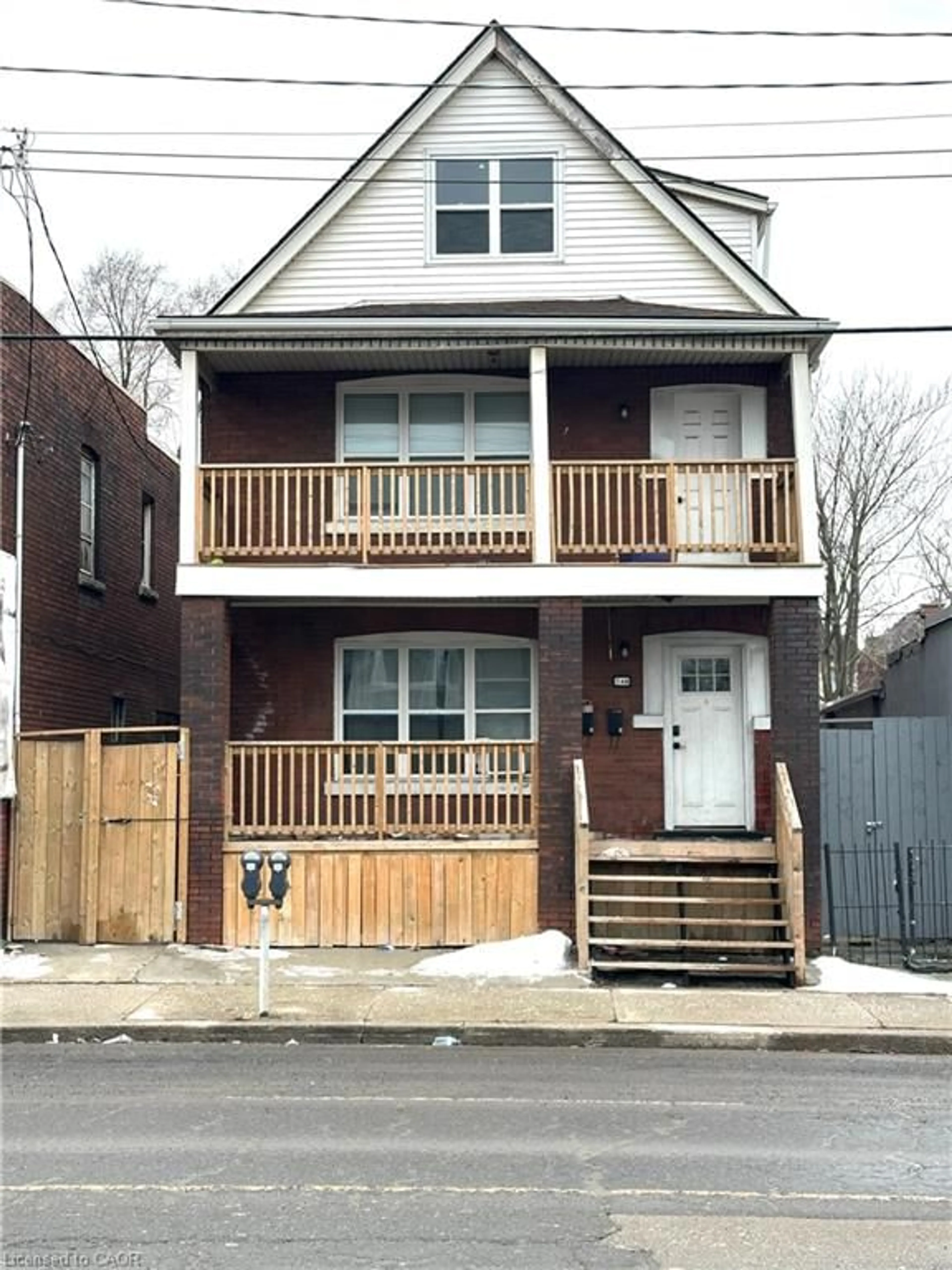 Home with brick exterior material, street for 748 Barton St, Hamilton Ontario L8L 3B1