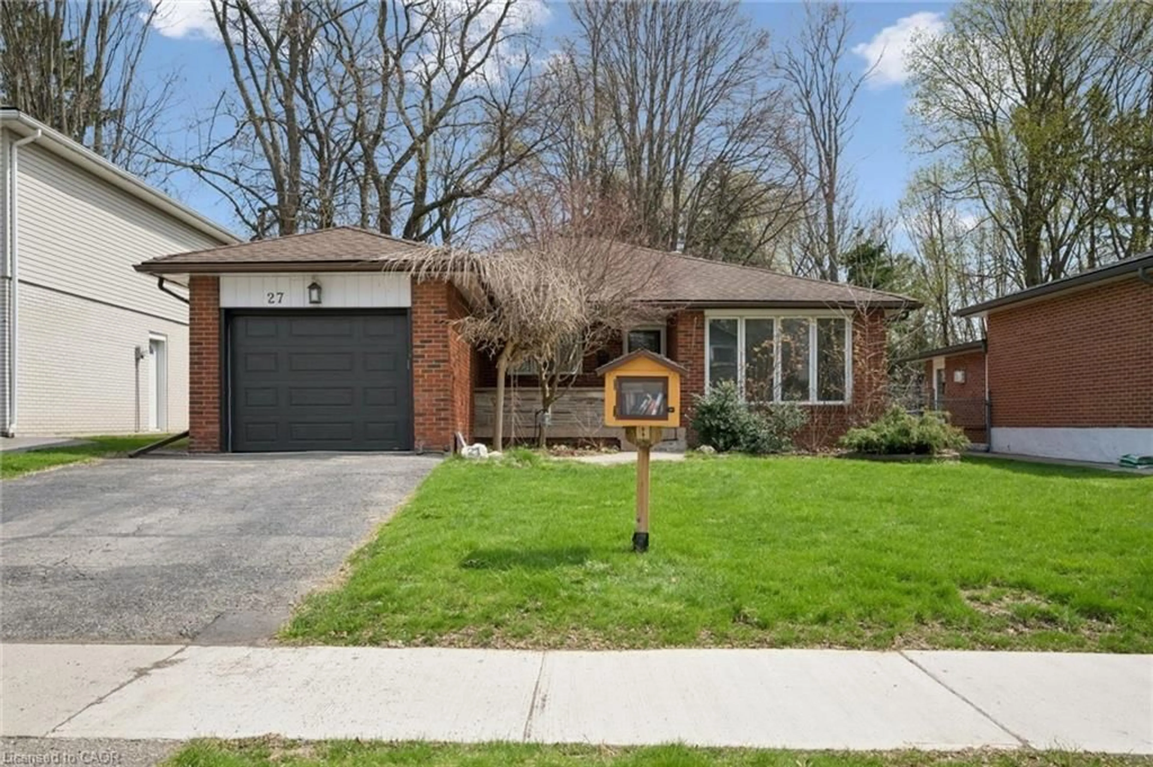 Home with brick exterior material, street for 27 Silverspring Cres, Kitchener Ontario N2M 4P1