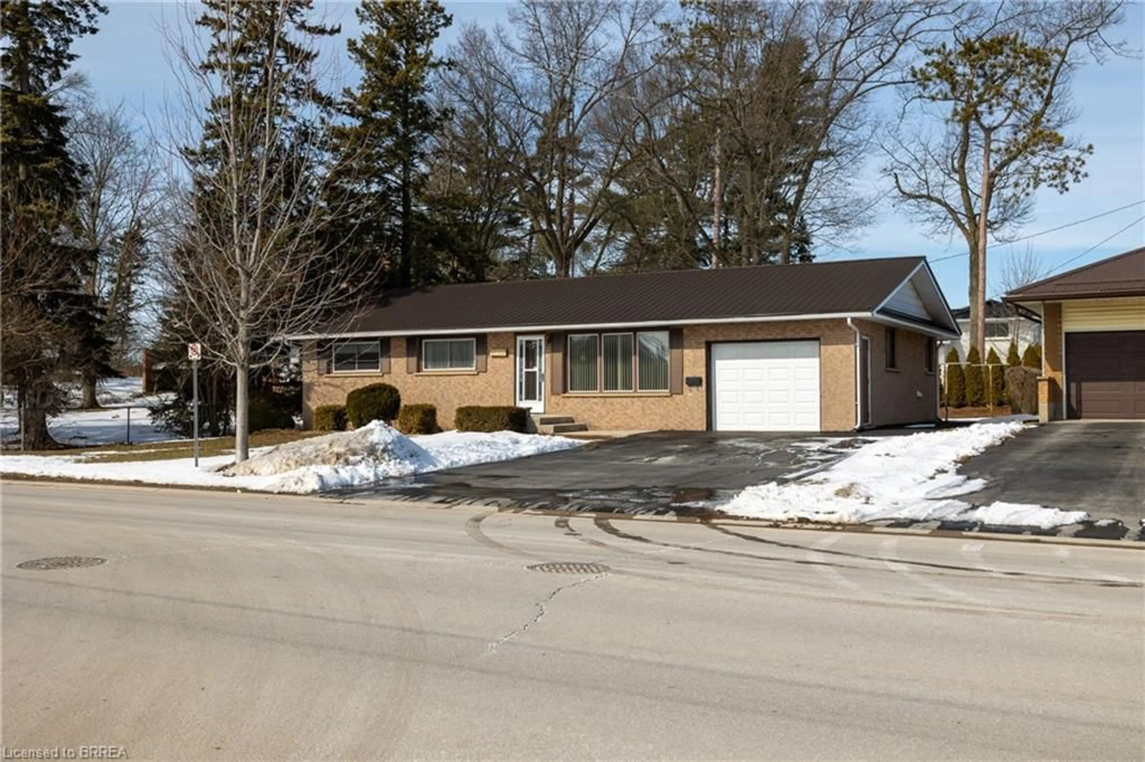 Home with brick exterior material, street for 209 Argyle Ave, Delhi Ontario N4B 1J8