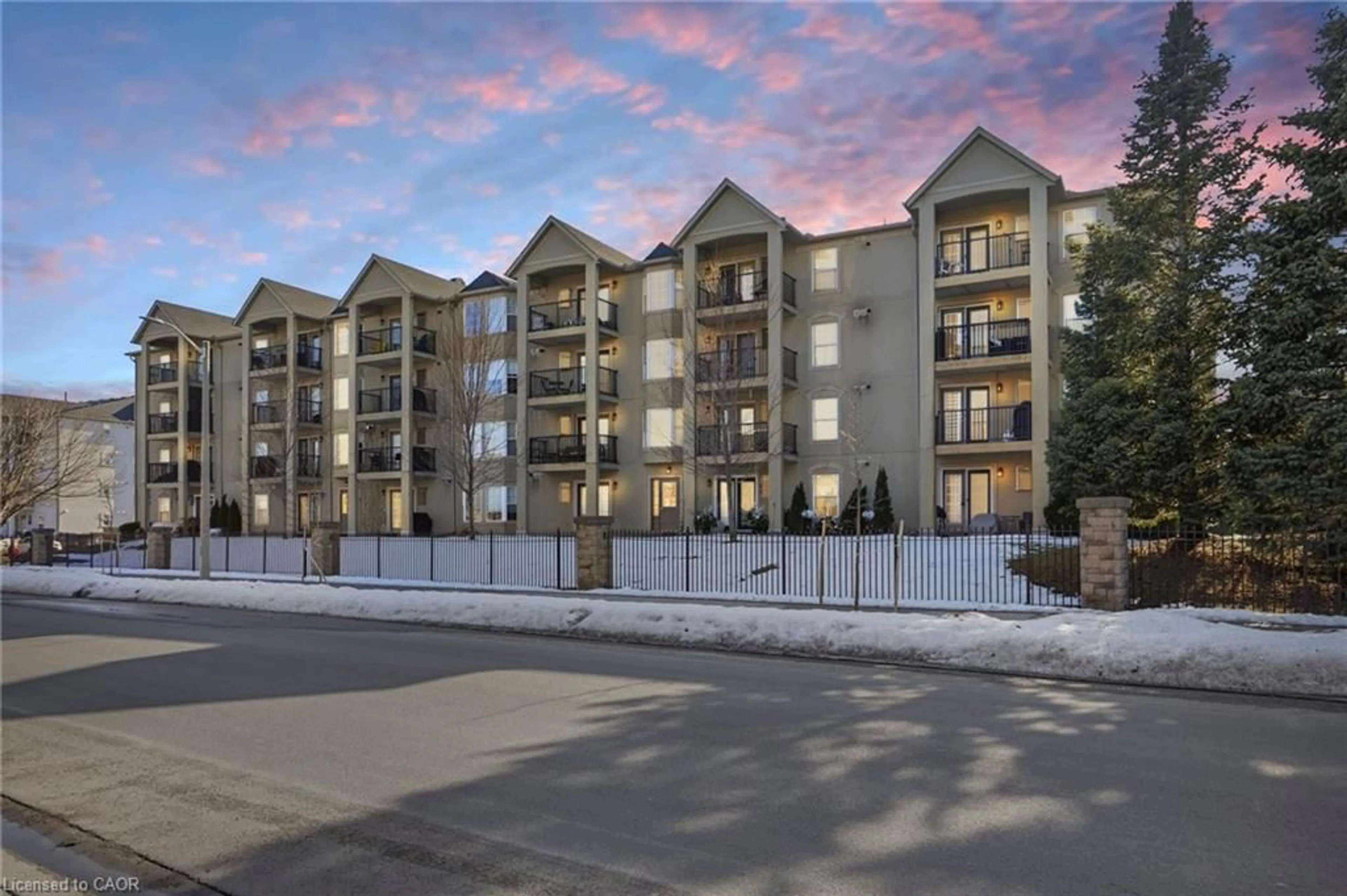 A pic from outside/outdoor area/front of a property/back of a property/a pic from drone, unknown for 1431 Walkers Line #309, Burlington Ontario L7M 4P3