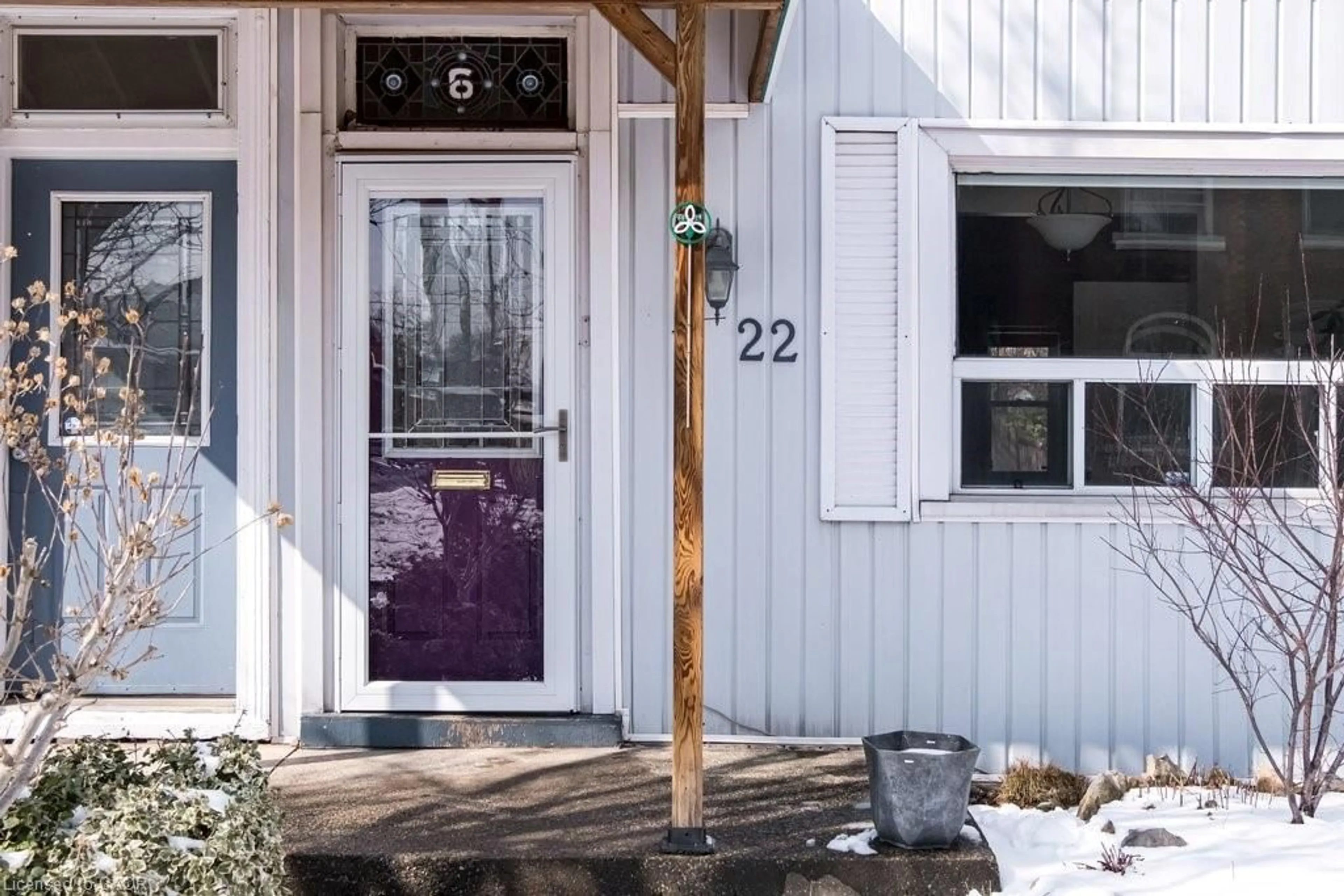 Indoor entryway for 22 Liberty St, Hamilton Ontario L8N 2N6